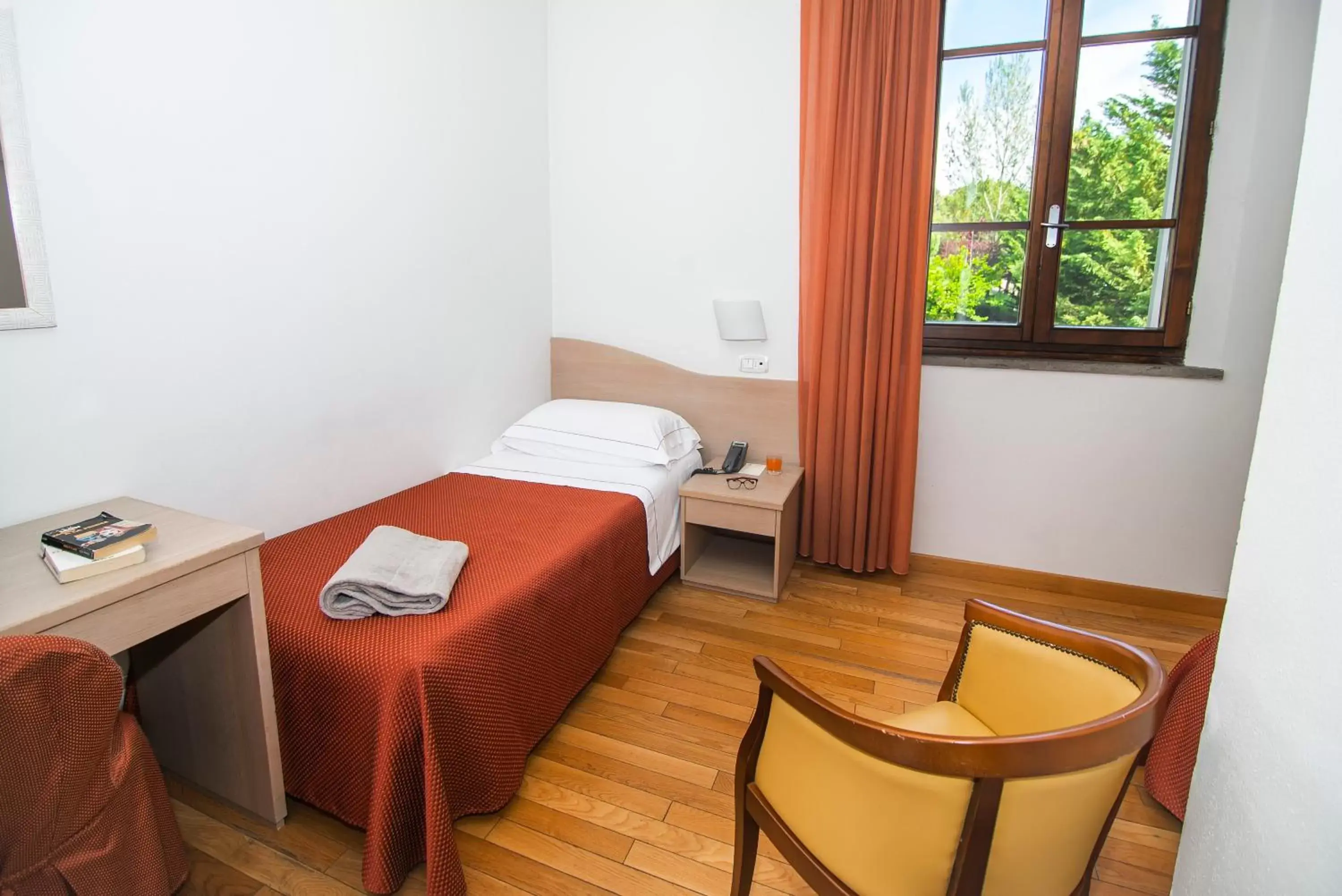 Twin Room in Hotel La Colonna Twin Room in Hotel La Colonna