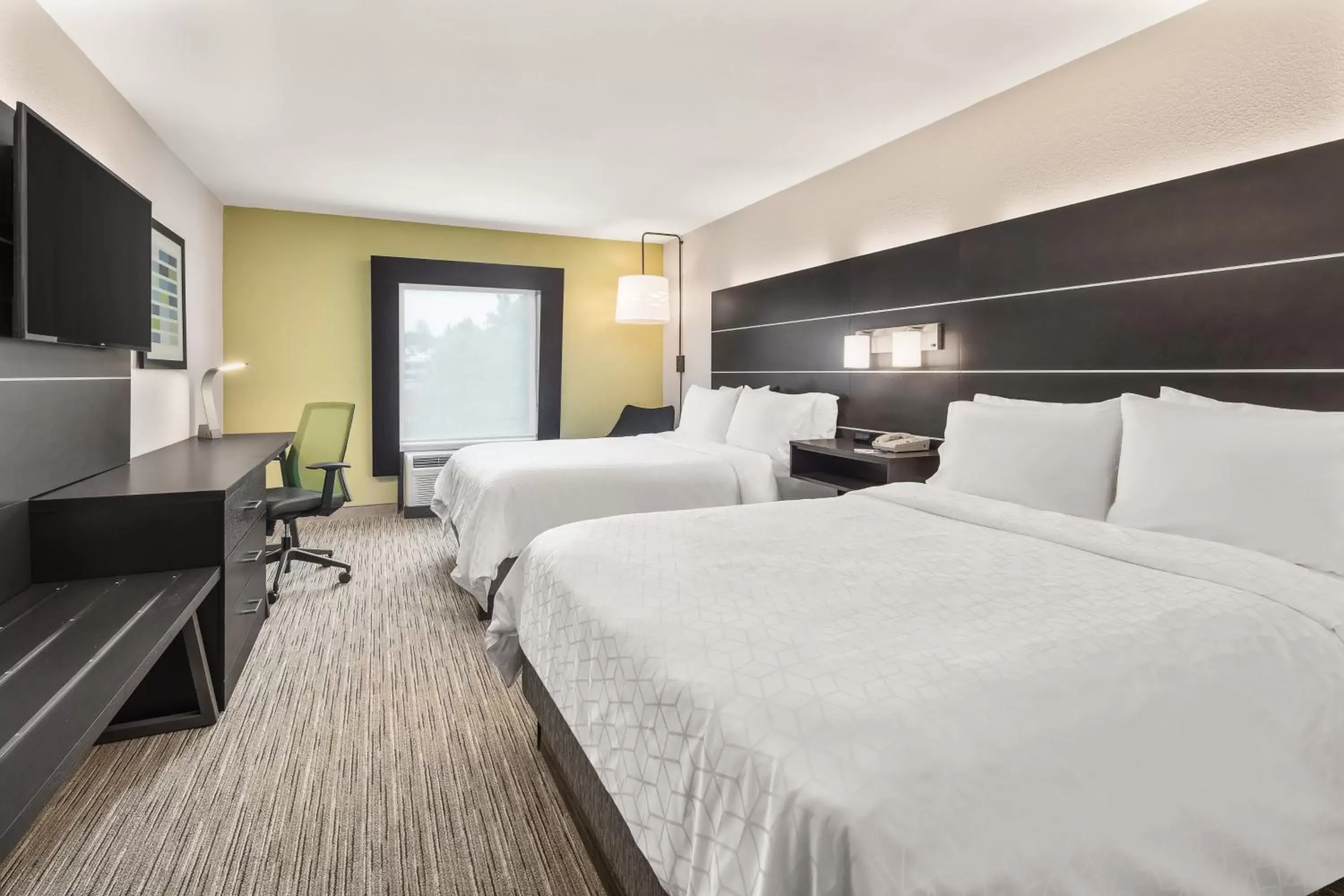 Standard Room with Two Queen Beds in Holiday Inn Express Hotels & Suites Greenville-Spartanburg/Duncan by IHG Standard Room with Two Queen Beds in Holiday Inn Express Hotels & Suites Greenville-Spartanburg/Duncan by IHG