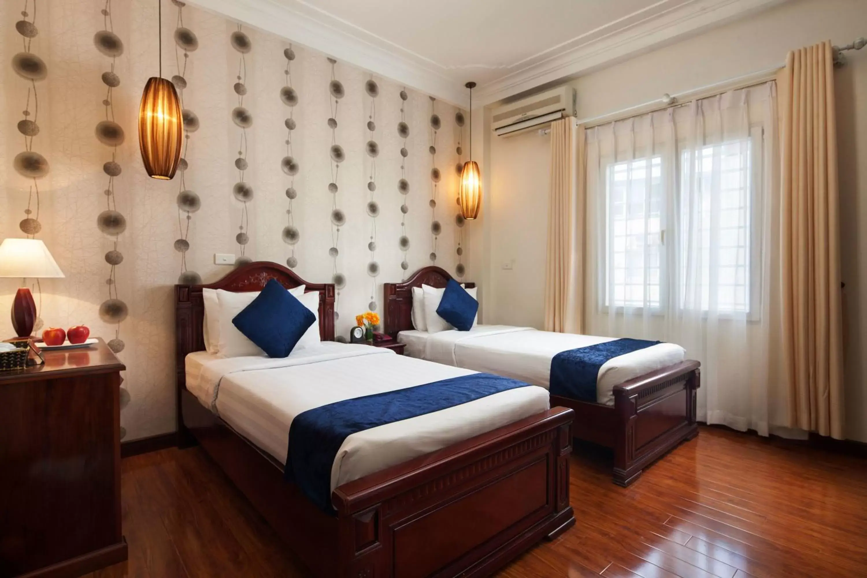 Deluxe Twin Room in Hanoi Golden Moon Hotel & Travel Deluxe Twin Room in Hanoi Golden Moon Hotel & Travel
