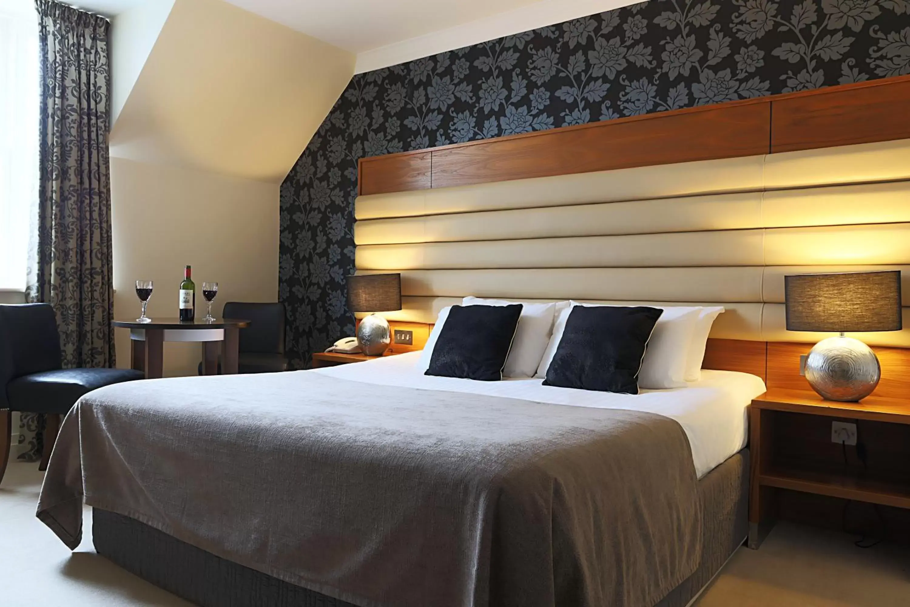 King Room with Mountain View in Westport Country Lodge Hotel King Room with Mountain View in Westport Country Lodge Hotel