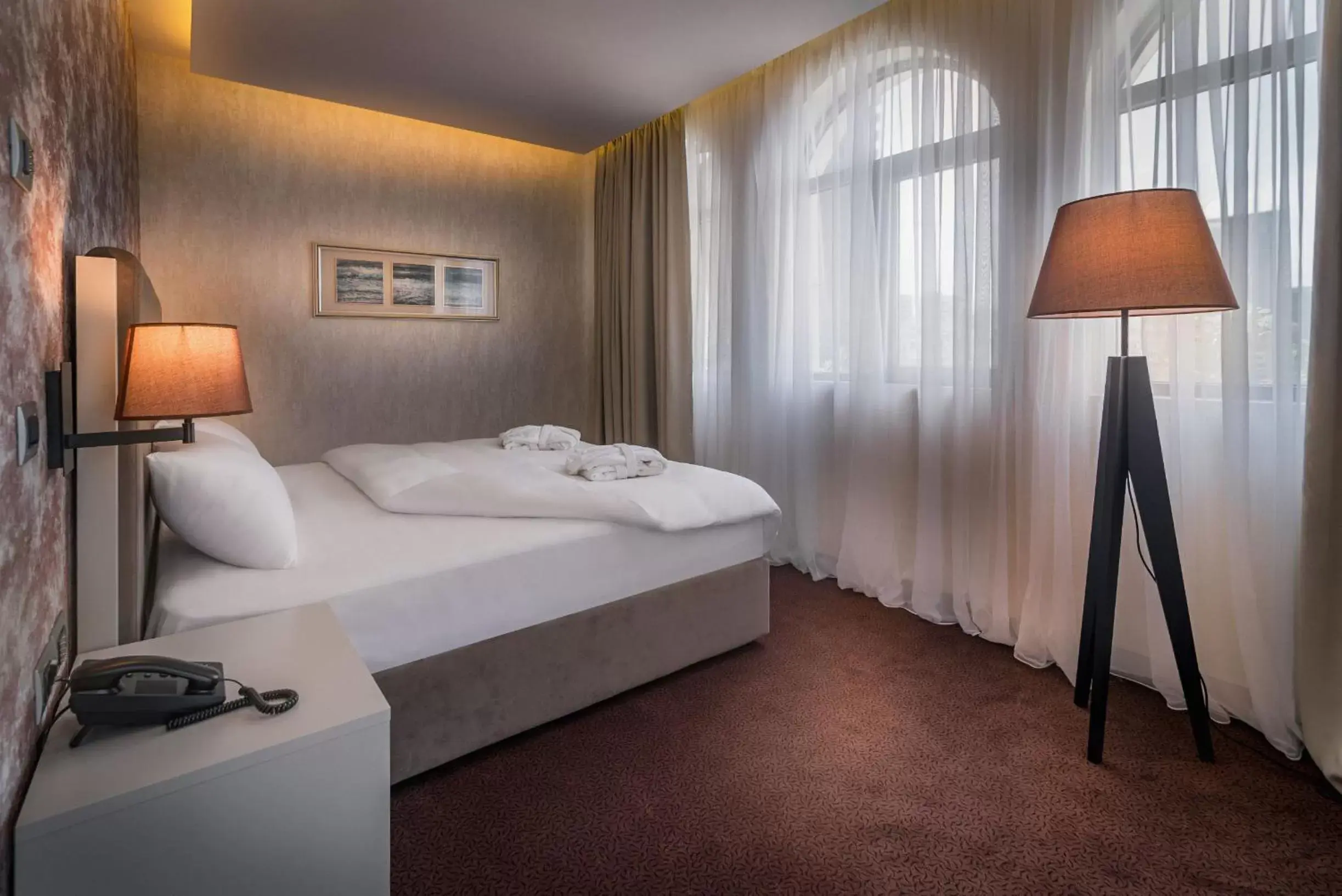 Standard King Room - single occupancy in The Grand Gloria Hotel Standard King Room - single occupancy in The Grand Gloria Hotel