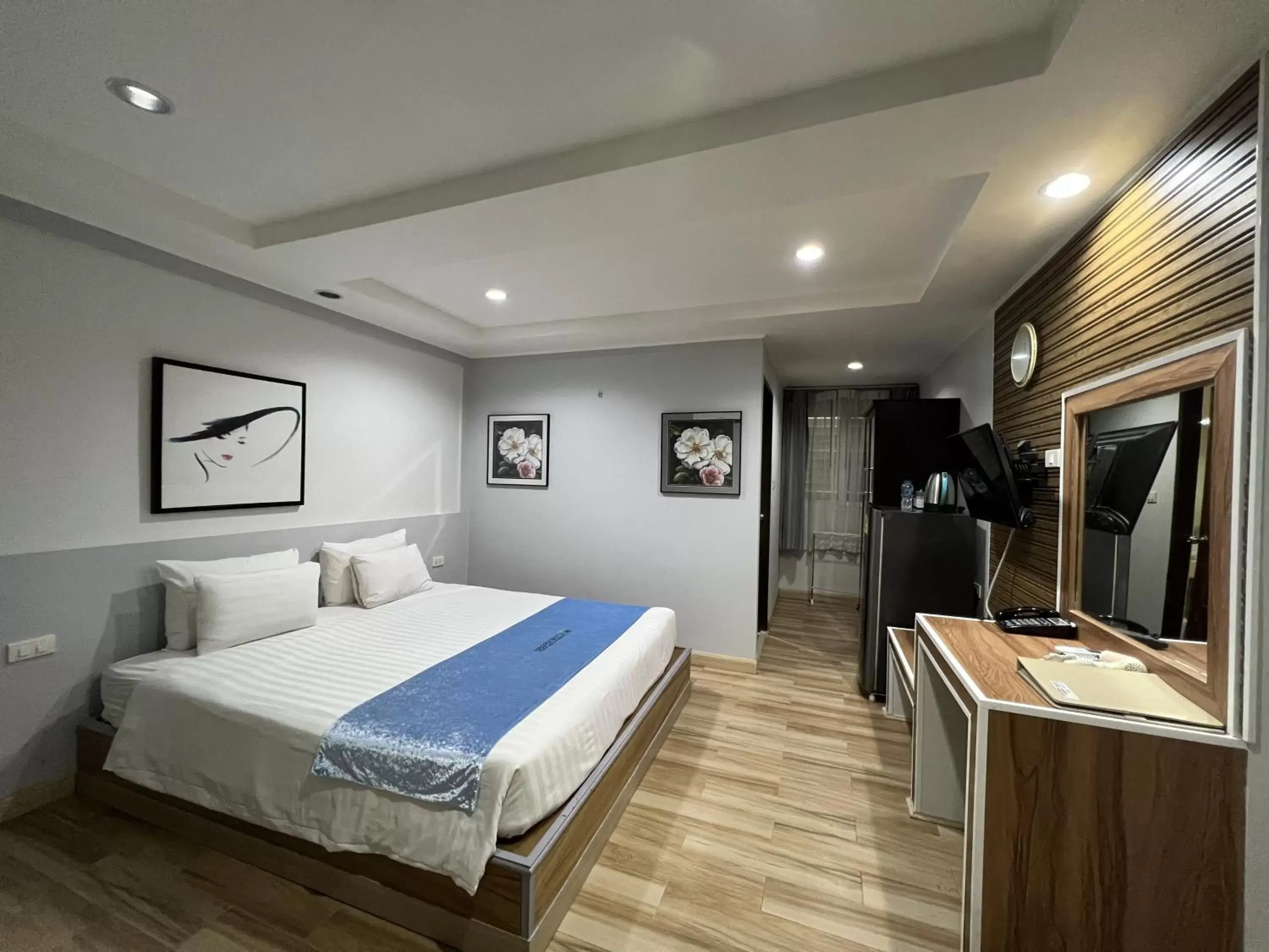 Standard Double Room in The Beach Front Resort, Pattaya Standard Double Room in The Beach Front Resort, Pattaya