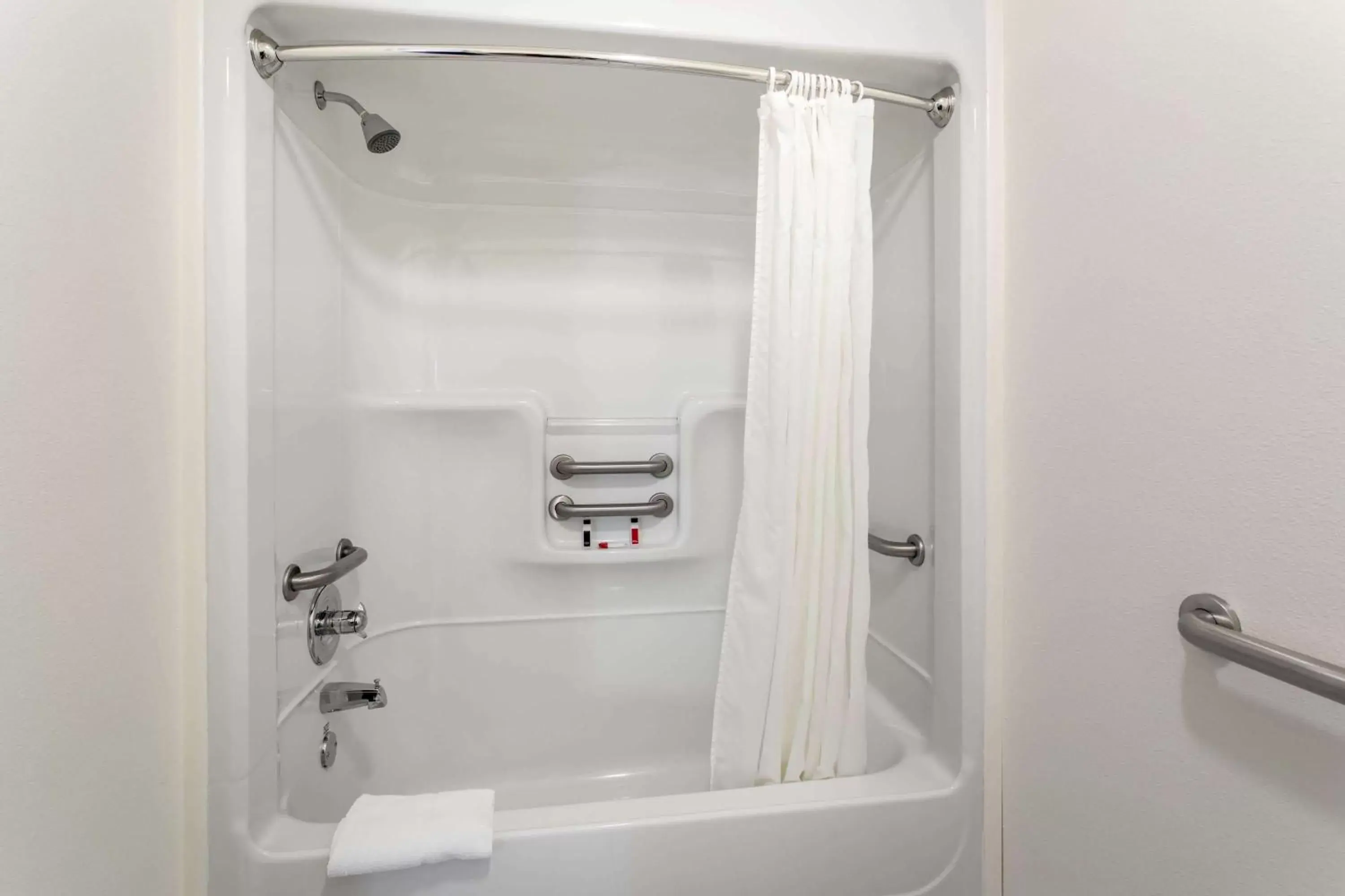 King Studio Suite - Non-Smoking in Inn at Lander, Travelodge by Wyndham King Studio Suite - Non-Smoking in Inn at Lander, Travelodge by Wyndham