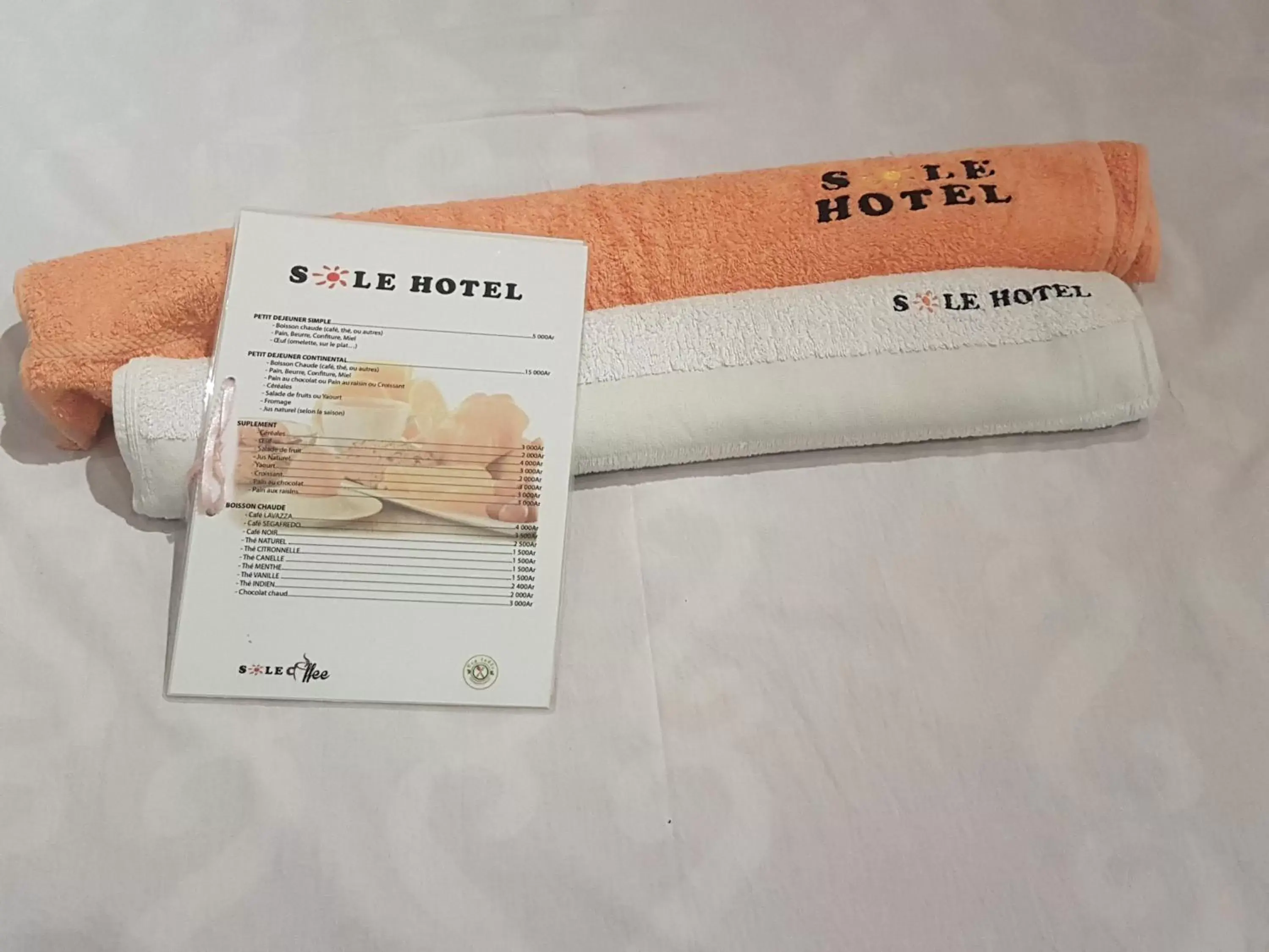 Triple Room in Sole Hotel Triple Room in Sole Hotel