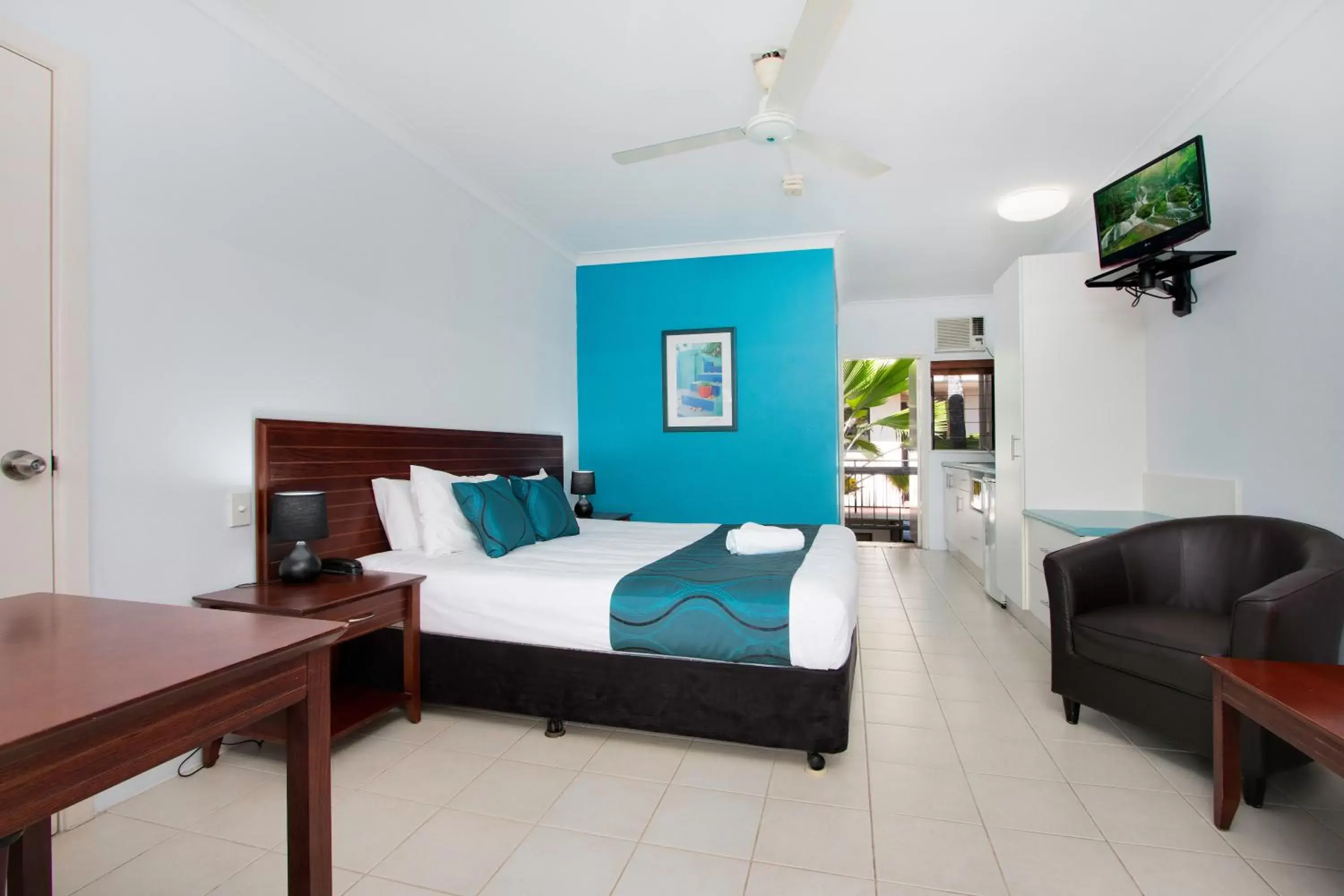 Superior King Suite in Cairns City Palms Superior King Suite in Cairns City Palms