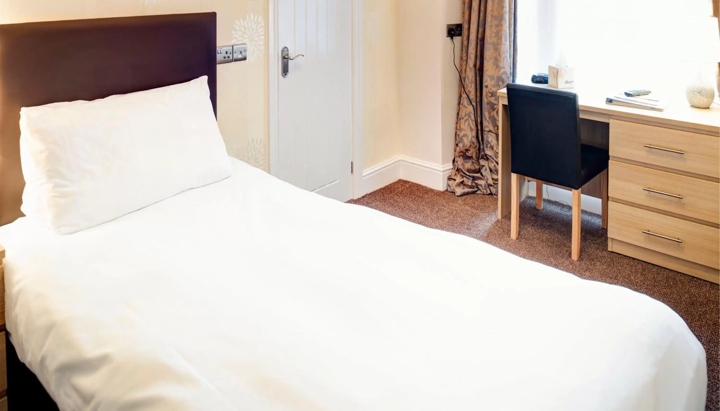 Standard Single Room in Best Western The Royal Chase Hotel Standard Single Room in Best Western The Royal Chase Hotel