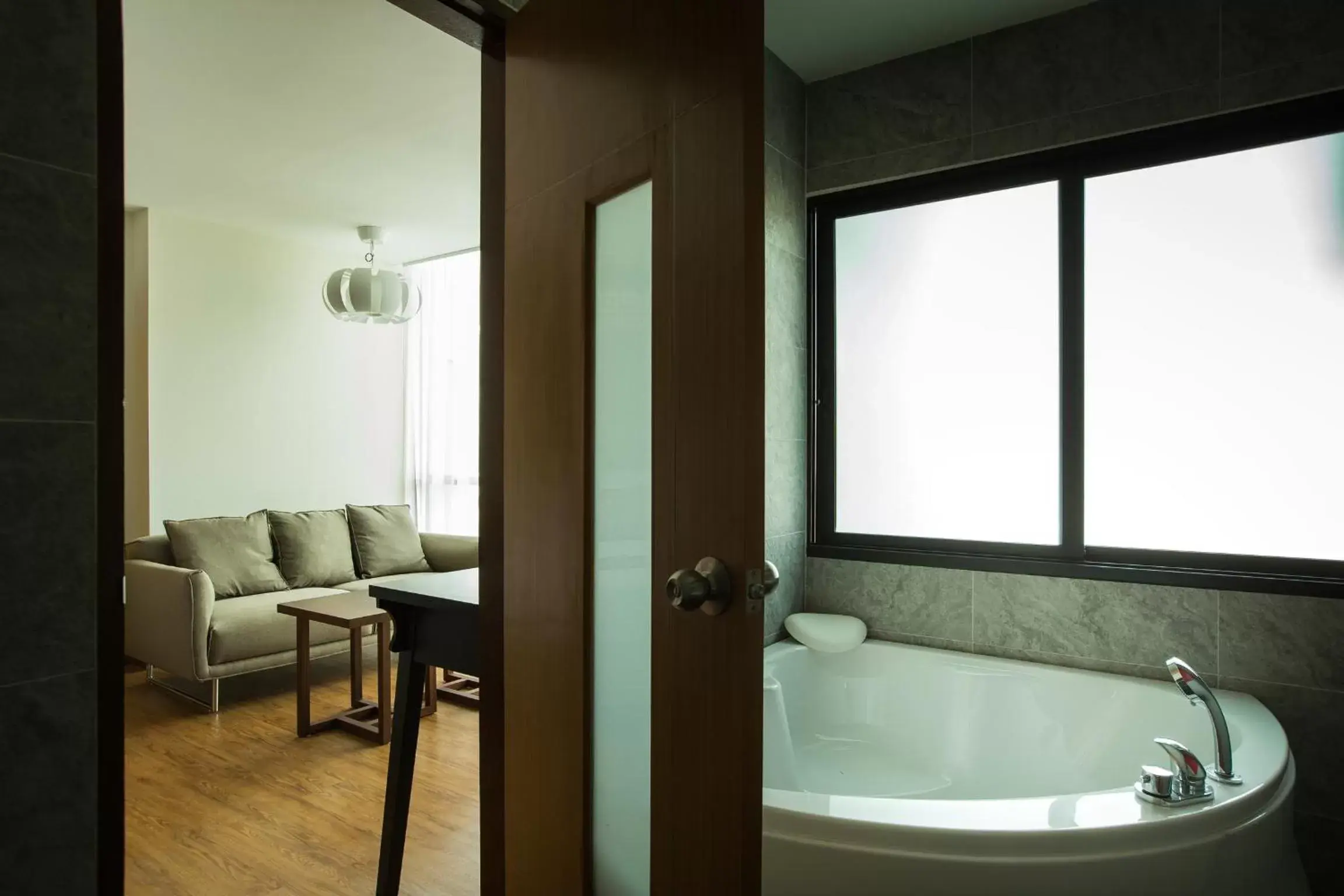 One-Bedroom Suite in S17 Nimman One-Bedroom Suite in S17 Nimman