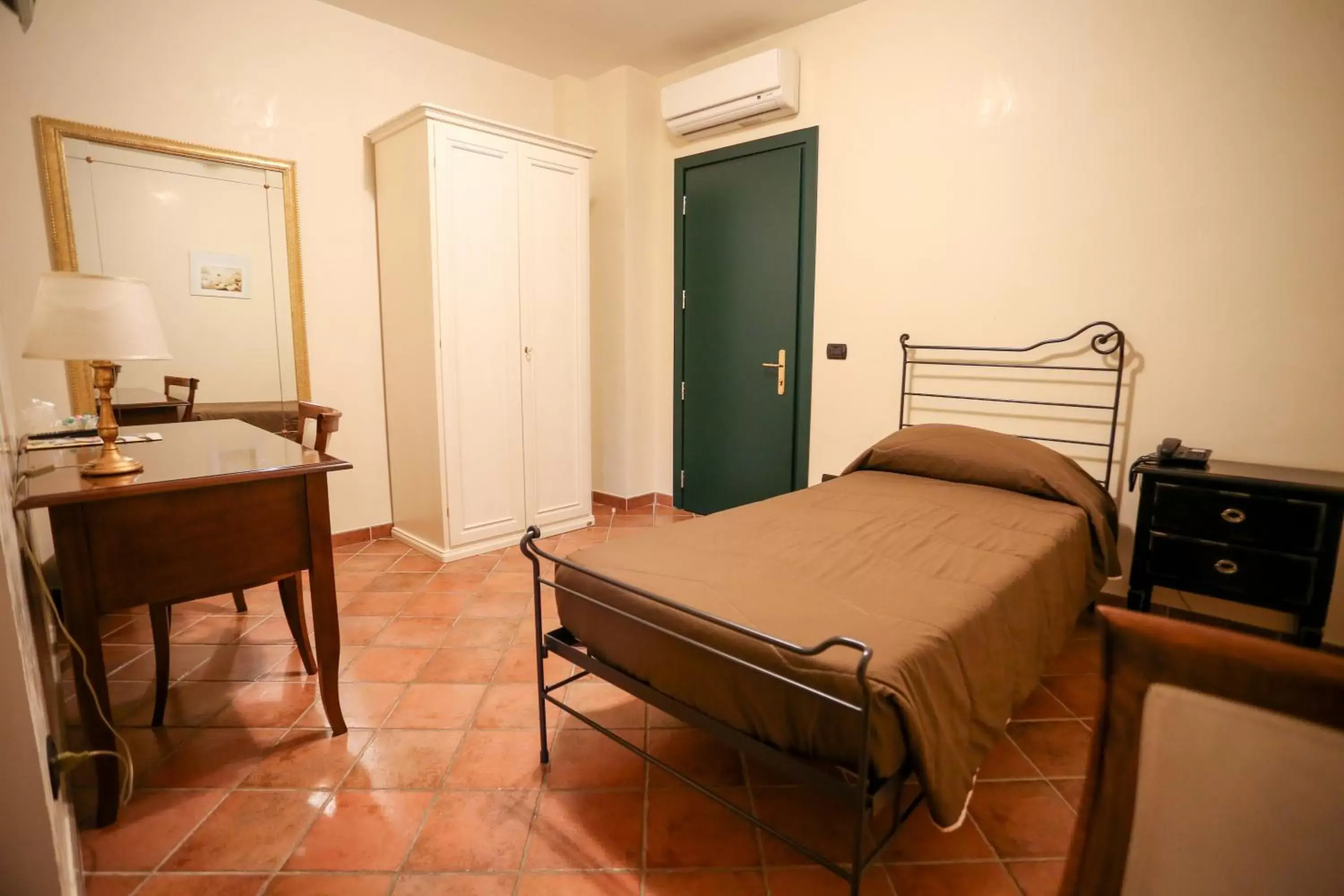 Single Room - single occupancy in Olimpus Single Room - single occupancy in Olimpus