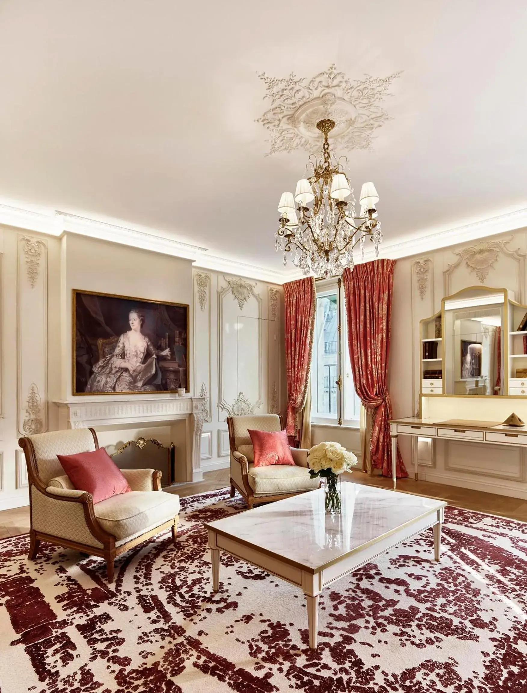 Suite with City View in Le Meurice – Dorchester Collection Suite with City View in Le Meurice – Dorchester Collection
