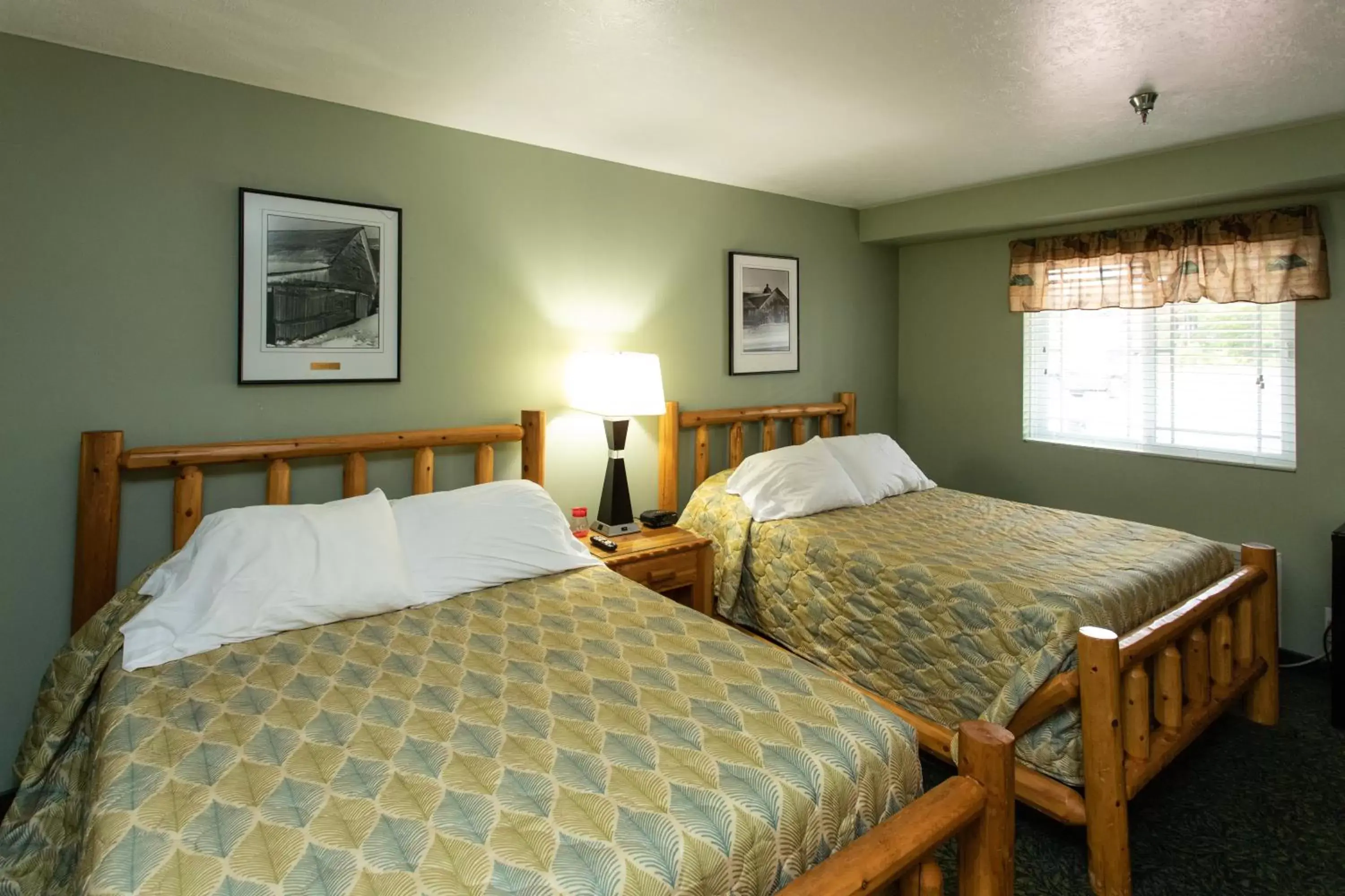 Deluxe Double Room in The Kingsley Motel Deluxe Double Room in The Kingsley Motel