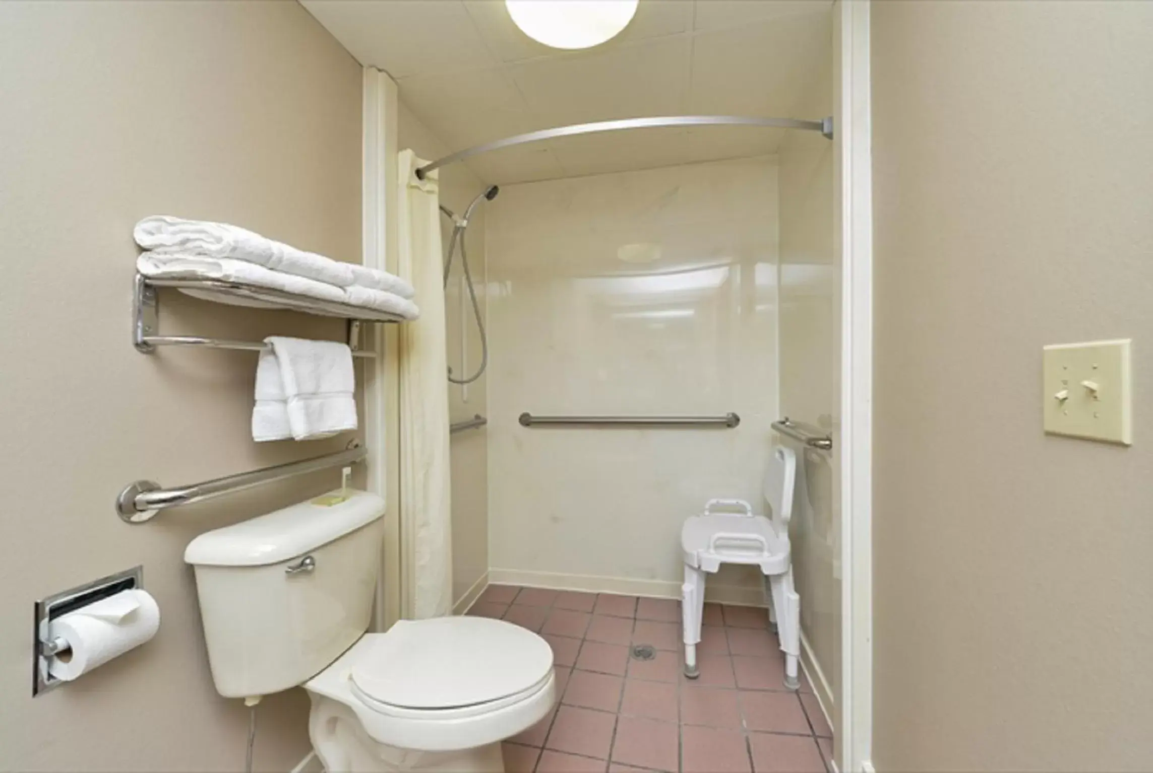 King Room - Mobility Access/Non-Smoking in Super 8 by Wyndham Clarksville Northeast King Room - Mobility Access/Non-Smoking in Super 8 by Wyndham Clarksville Northeast