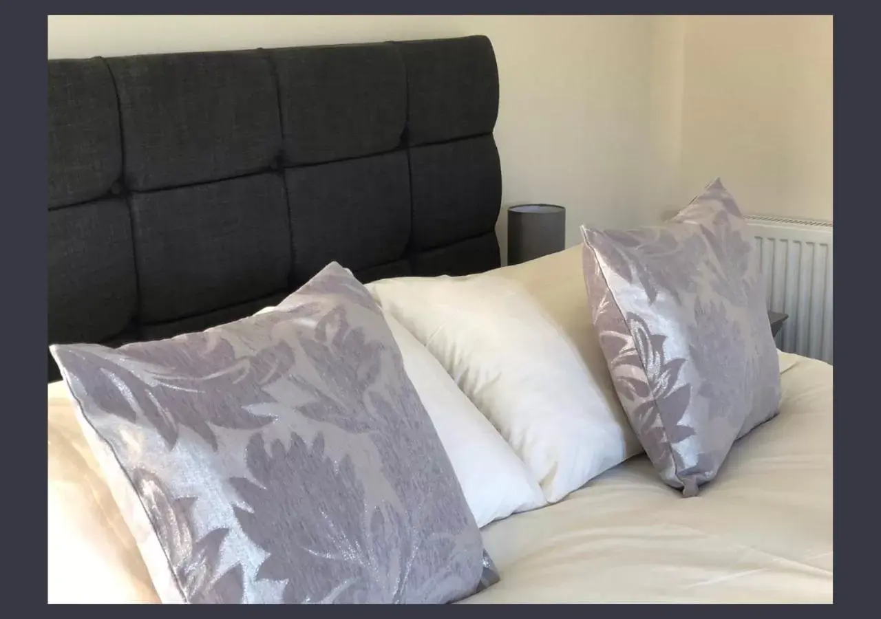 Deluxe King Room in Chevin End Guest House Deluxe King Room in Chevin End Guest House