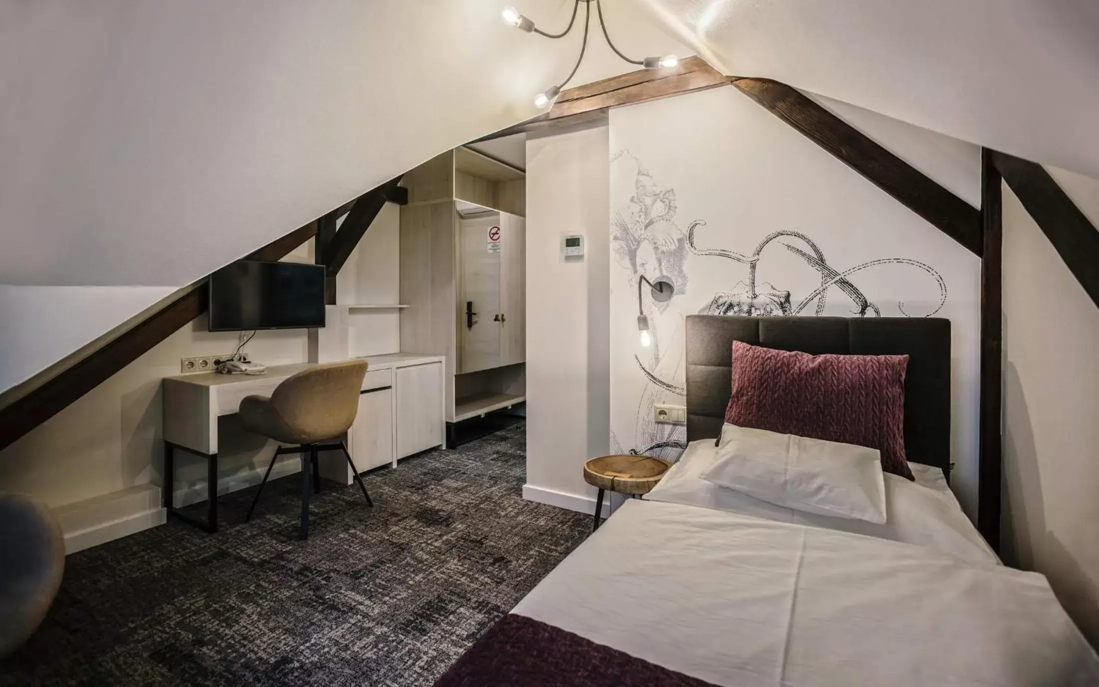 Single Room with Bath in Piccolo Panzió Vendéglő Vinoteca Single Room with Bath in Piccolo Panzió Vendéglő Vinoteca