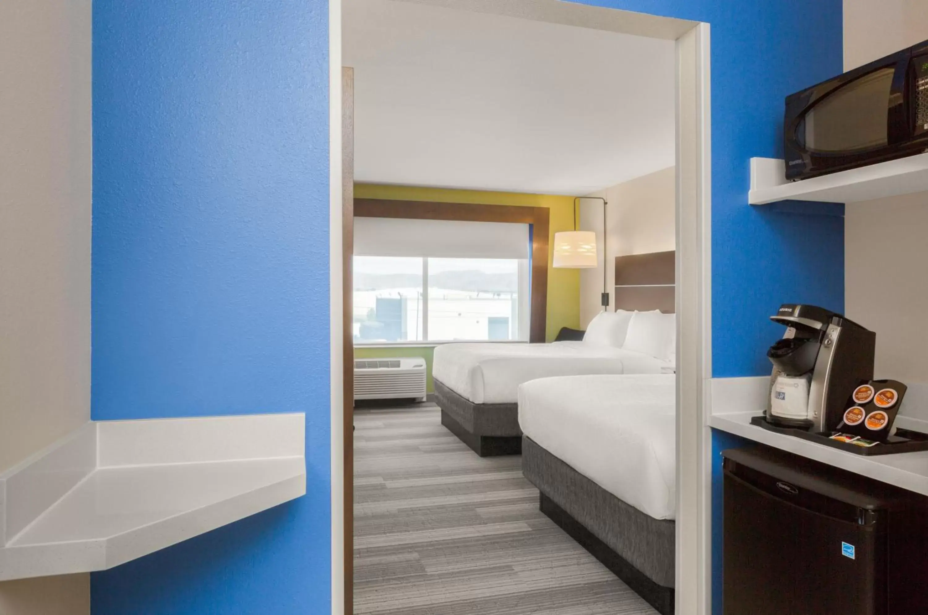 Standard Room with Two Queen Beds in Holiday Inn Express & Suites - Union Gap - Yakima Area by IHG Standard Room with Two Queen Beds in Holiday Inn Express & Suites - Union Gap - Yakima Area by IHG