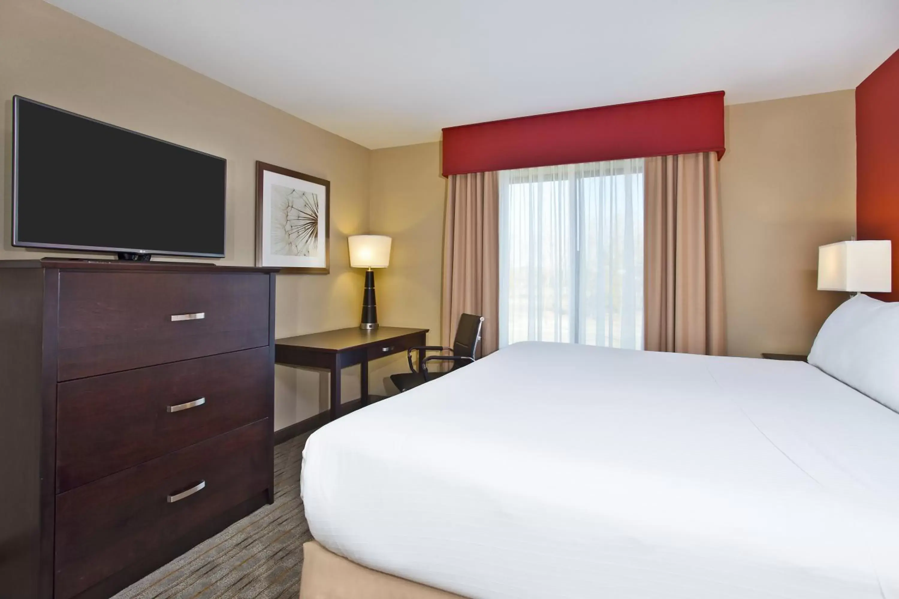 King Room - Hearing Accessible in Holiday Inn Express & Suites Springfield, an IHG Hotel King Room - Hearing Accessible in Holiday Inn Express & Suites Springfield, an IHG Hotel