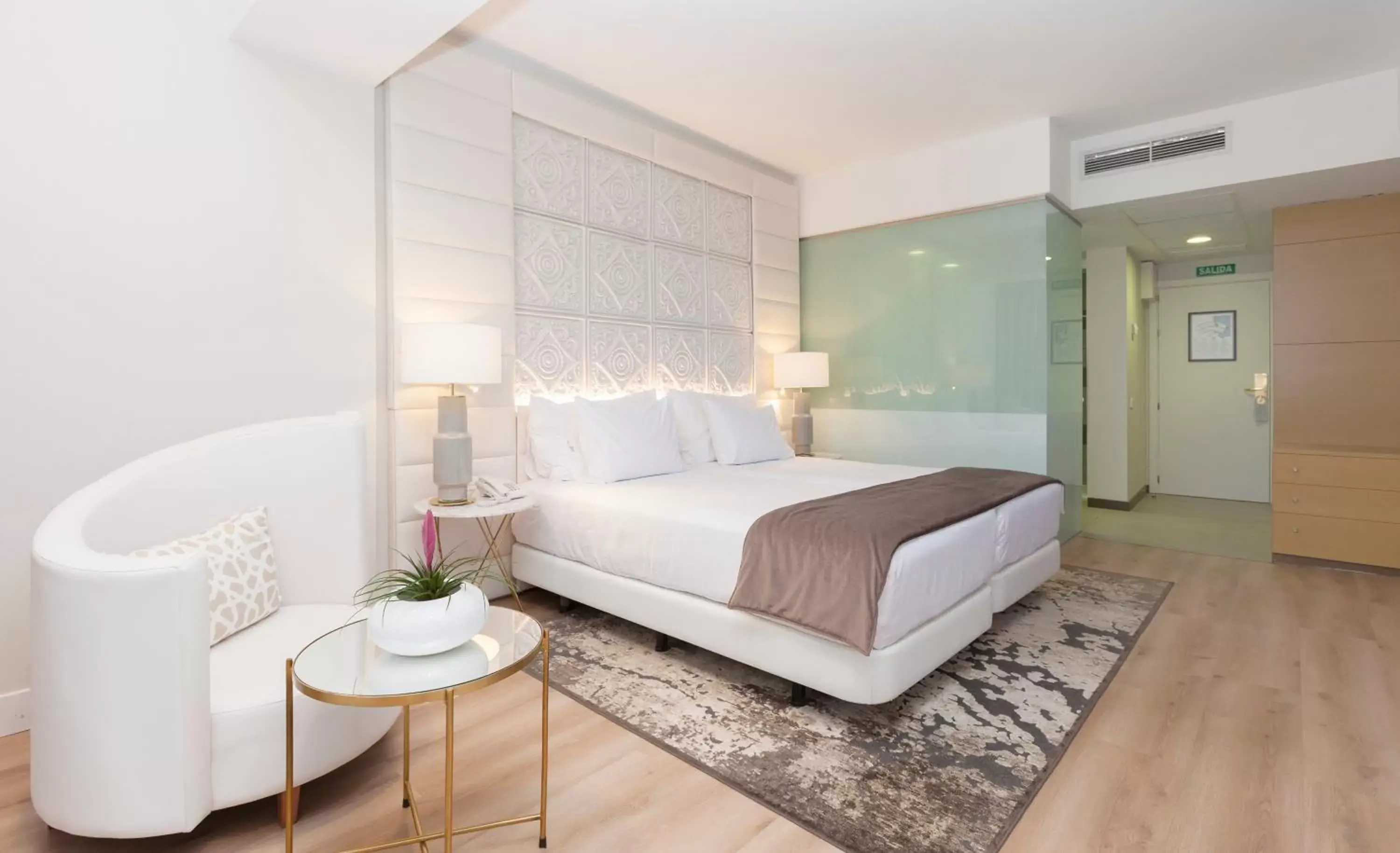 Junior Suite in Hotel Tres Reyes Pamplona Junior Suite in Hotel Tres Reyes Pamplona