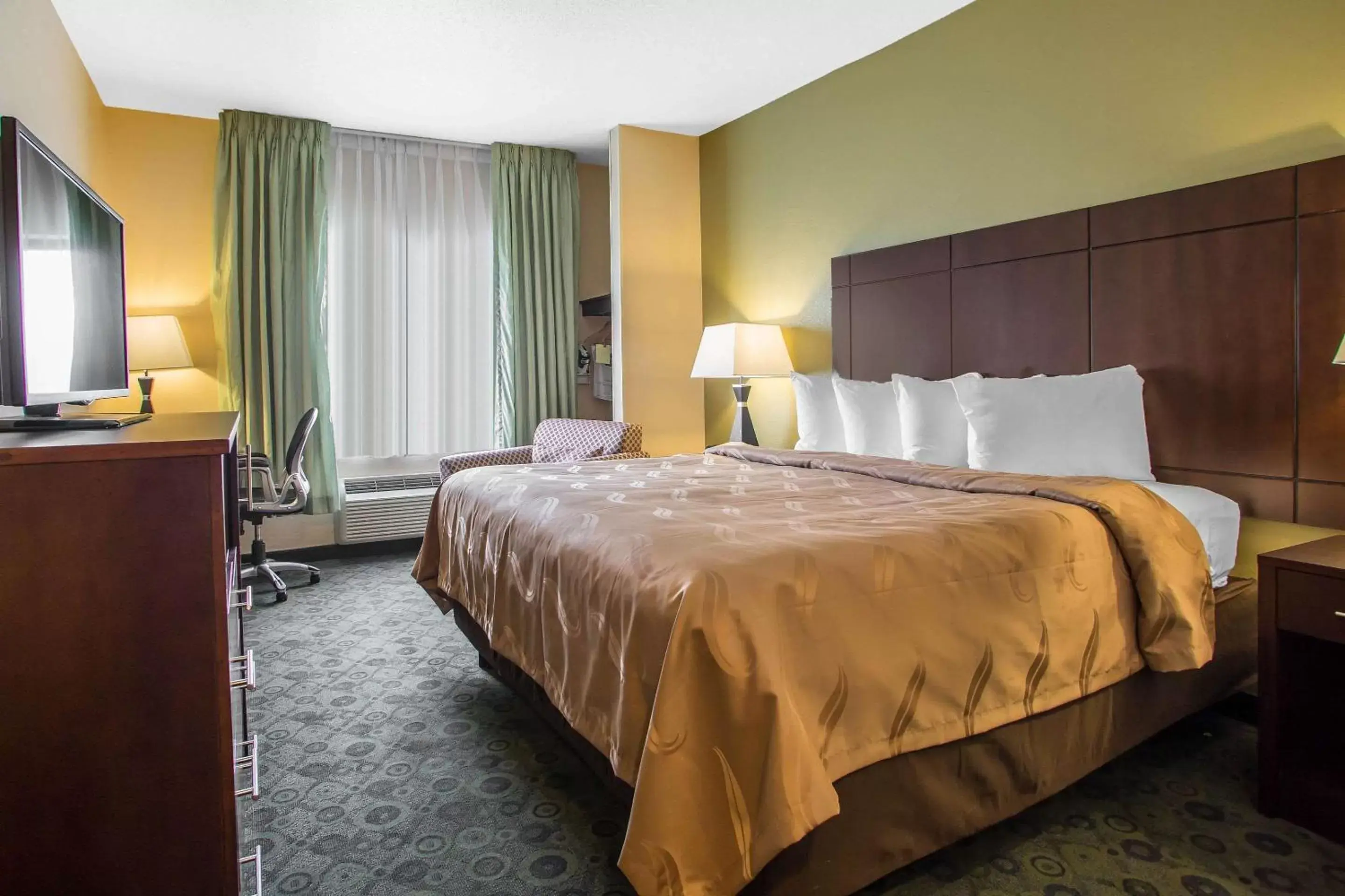 King Room - Disability Access/Non-Smoking in Quality Inn & Suites Bloomington I-55 and I-74 King Room - Disability Access/Non-Smoking in Quality Inn & Suites Bloomington I-55 and I-74