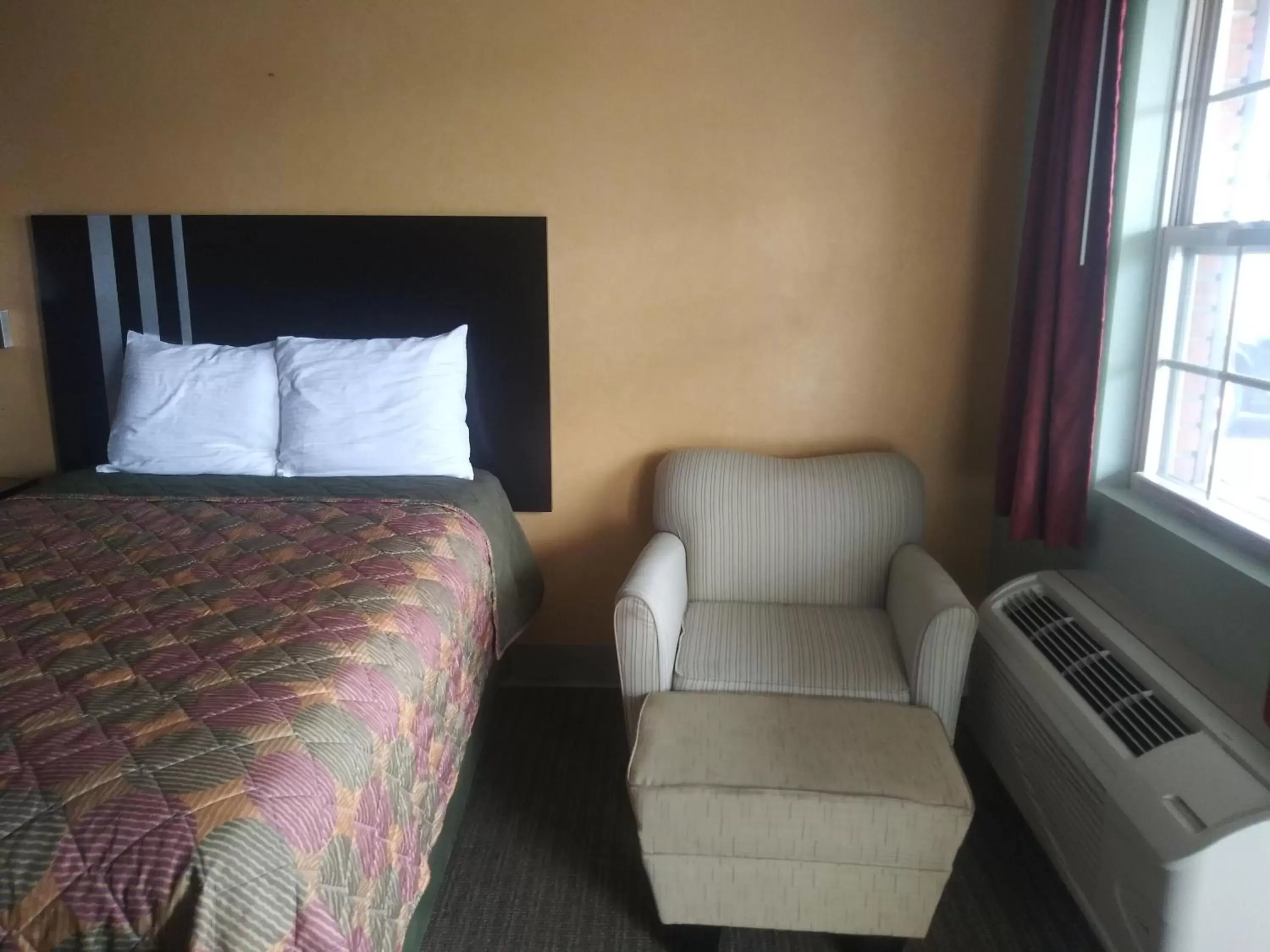 Standard Double Room - single occupancy in Hearthstone Inn Standard Double Room - single occupancy in Hearthstone Inn