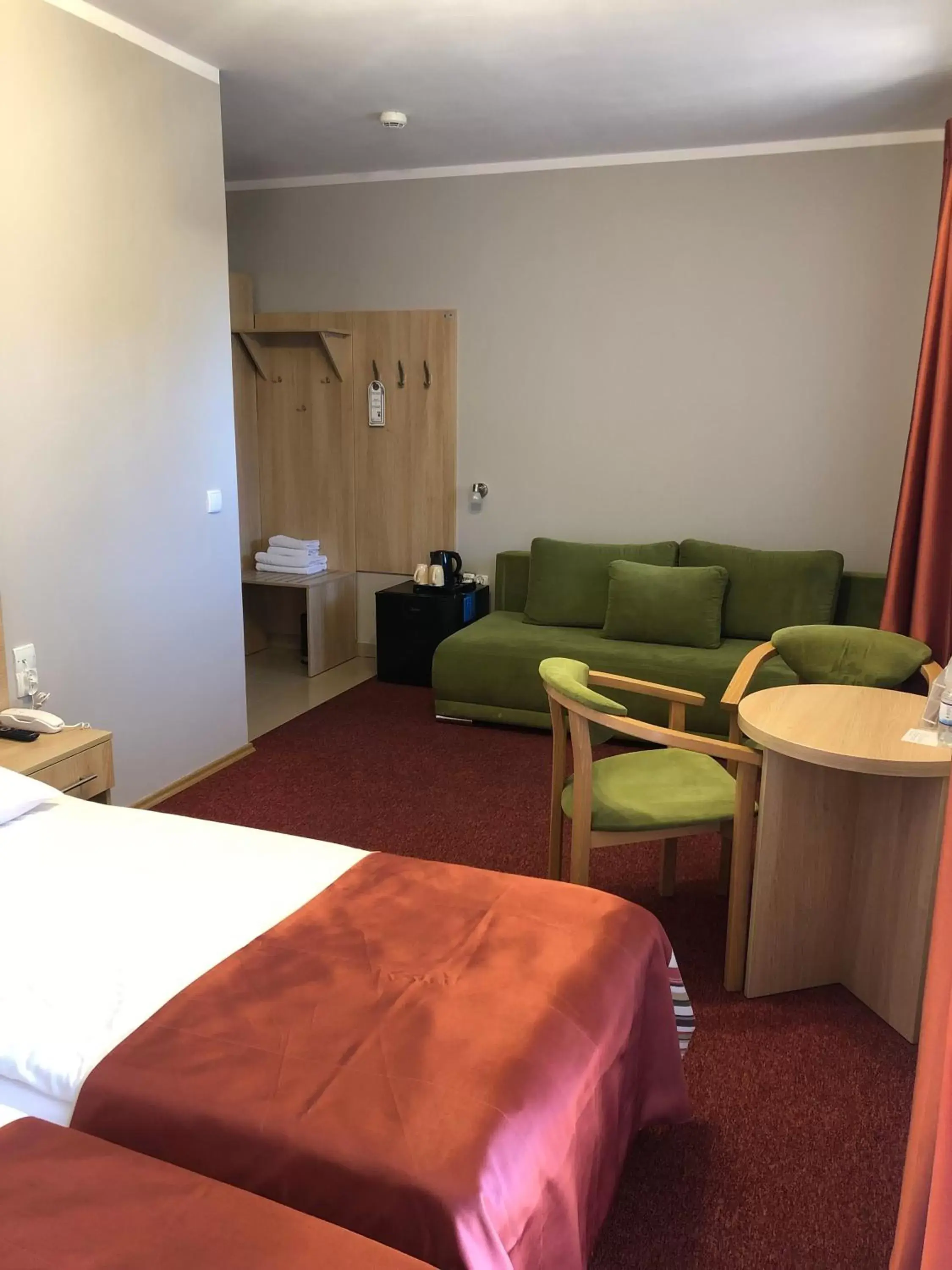 Standard Twin Room with Sofa and Terrace in HOTEL*** NAT Bukowina Tatrzańska Standard Twin Room with Sofa and Terrace in HOTEL*** NAT Bukowina Tatrzańska