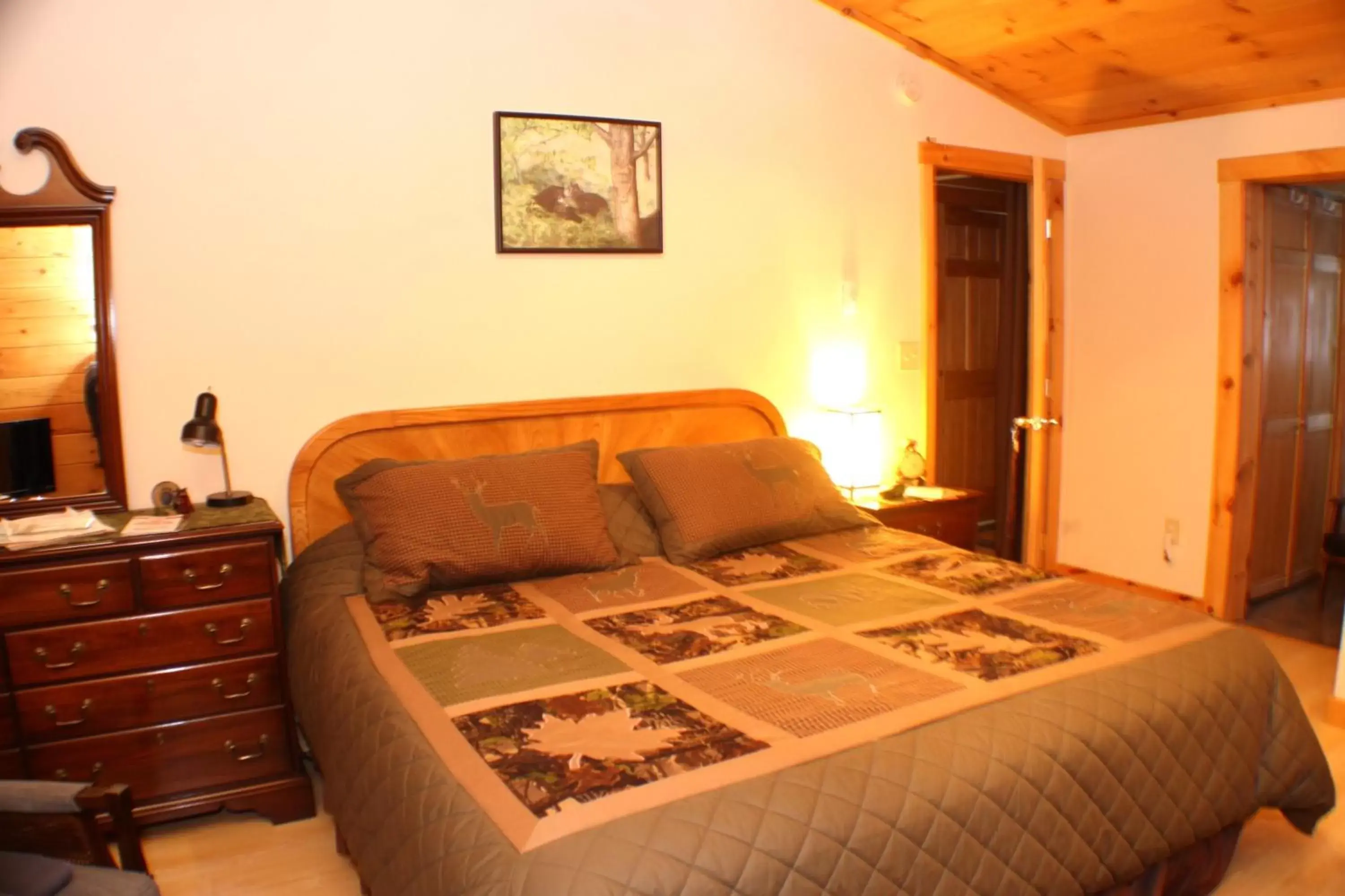 Deluxe King Suite in The Old Tioga Inn Bed and Breakfast Deluxe King Suite in The Old Tioga Inn Bed and Breakfast