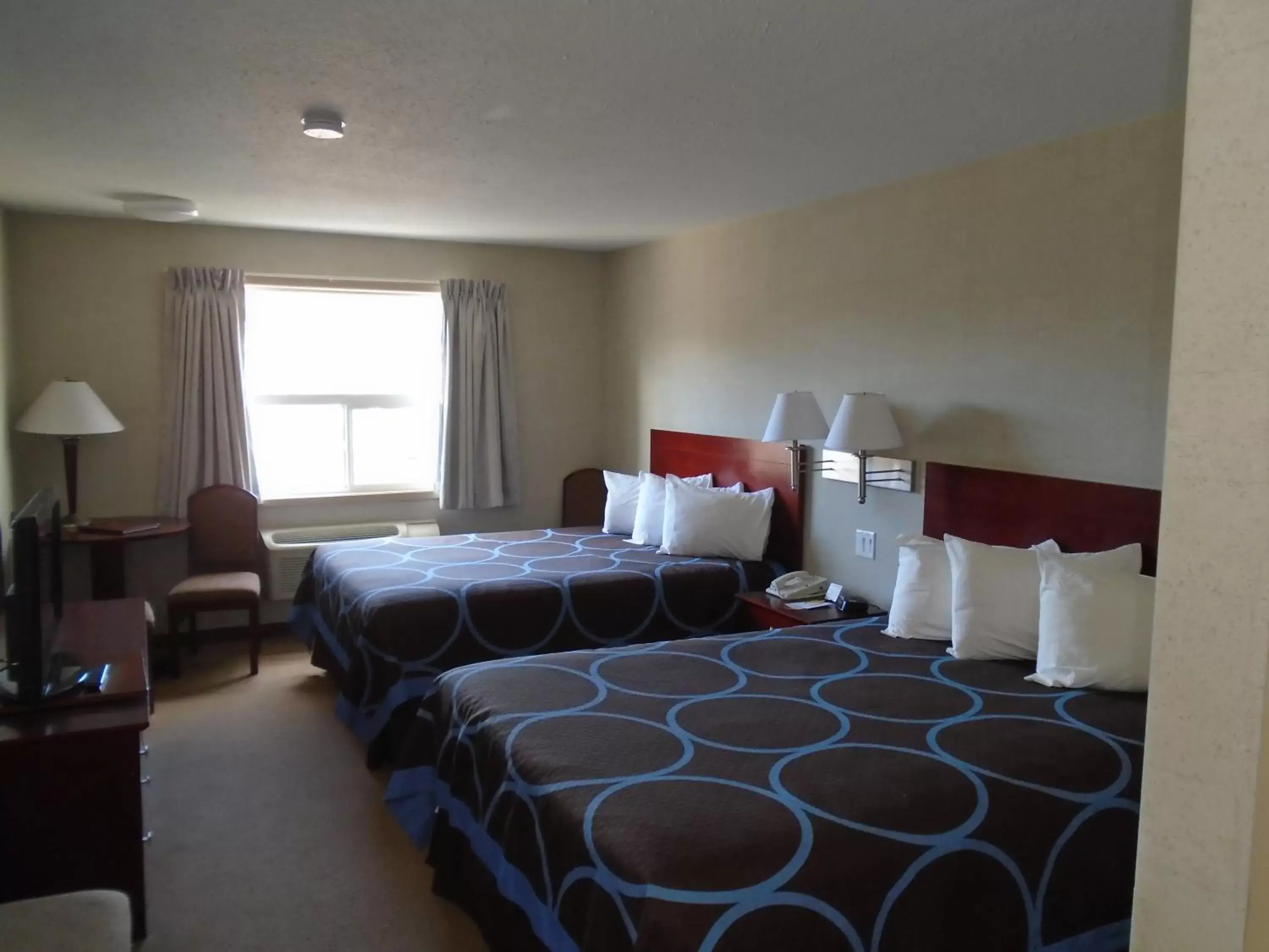 Queen Room with Two Queen Beds - Non-Smoking in Super 8 by Wyndham Red Deer City Centre Queen Room with Two Queen Beds - Non-Smoking in Super 8 by Wyndham Red Deer City Centre