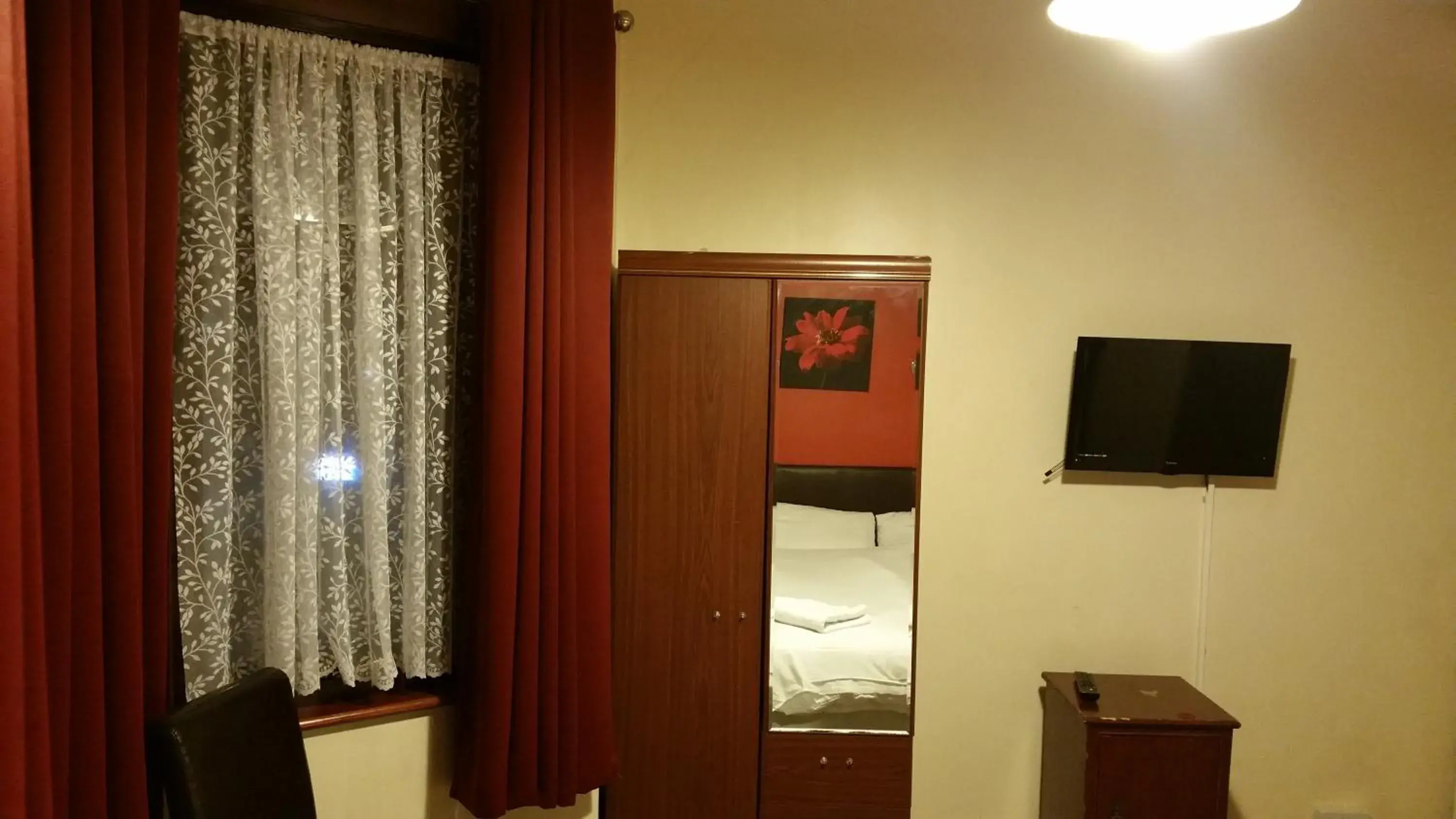 Double or Twin Room with Private Bathroom in Best Inn Hotel Double or Twin Room with Private Bathroom in Best Inn Hotel