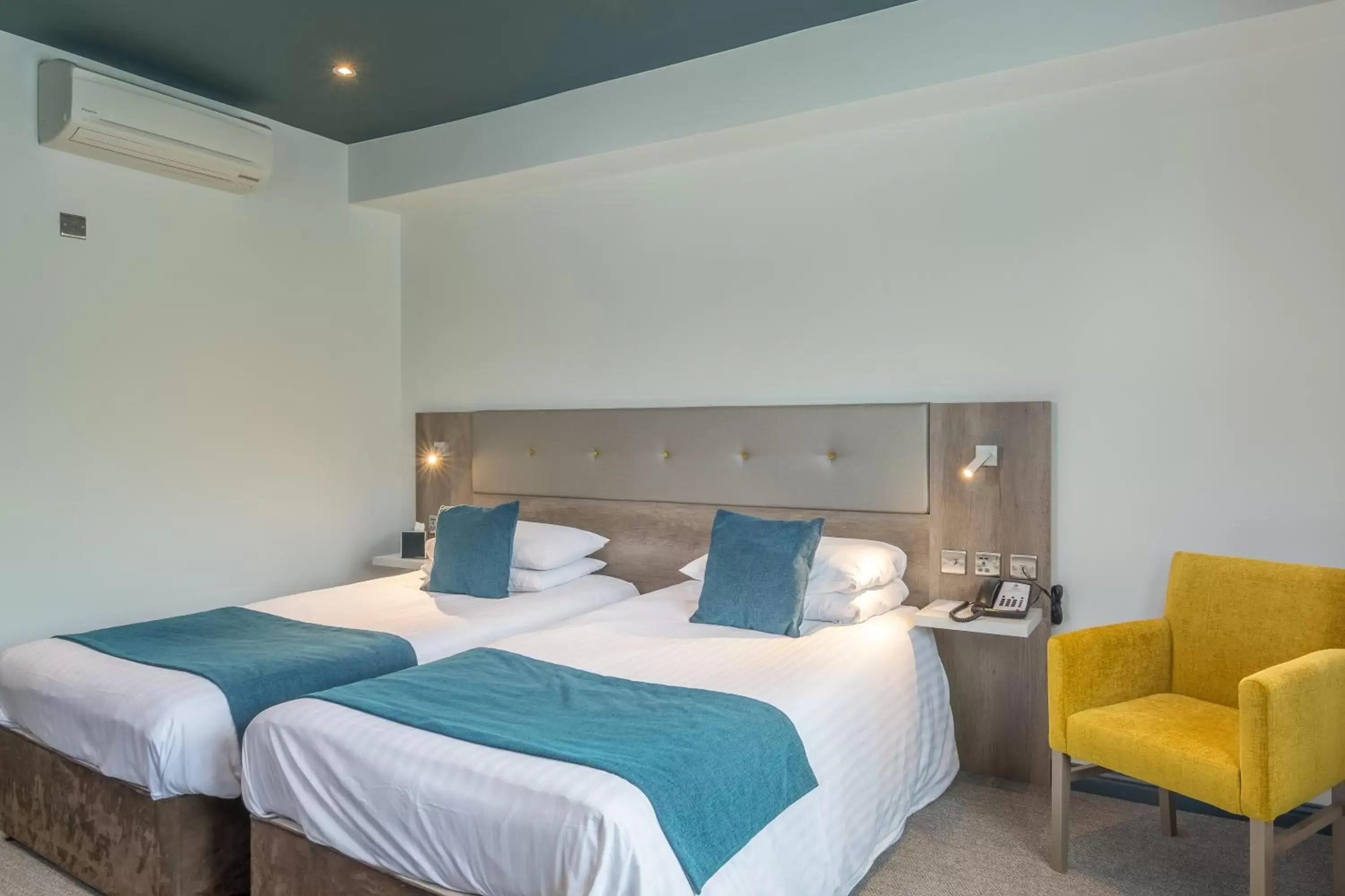 Superior Twin Room in voco Rockingham Forest Corby by IHG Superior Twin Room in voco Rockingham Forest Corby by IHG