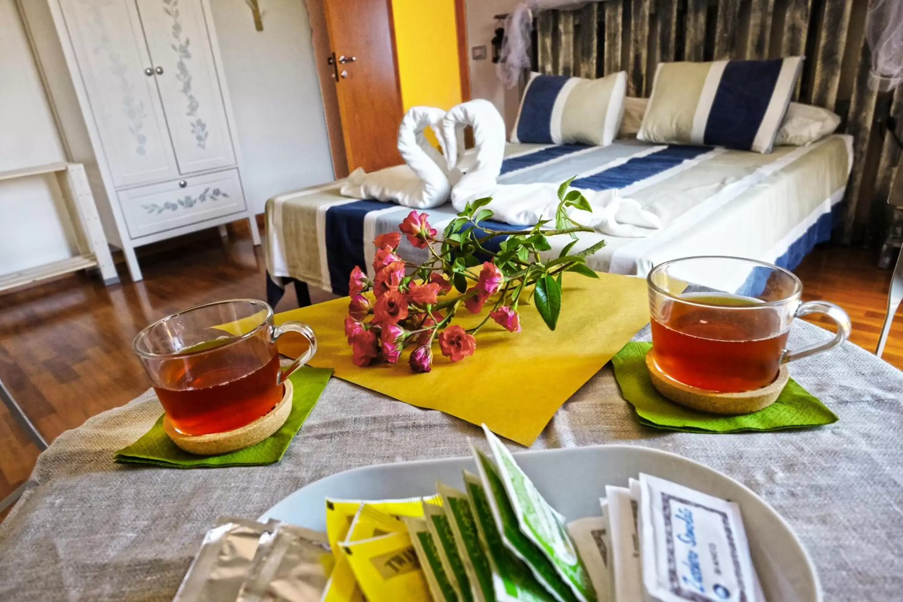 Double Room with Garden View in Vistazzurra B&B Double Room with Garden View in Vistazzurra B&B