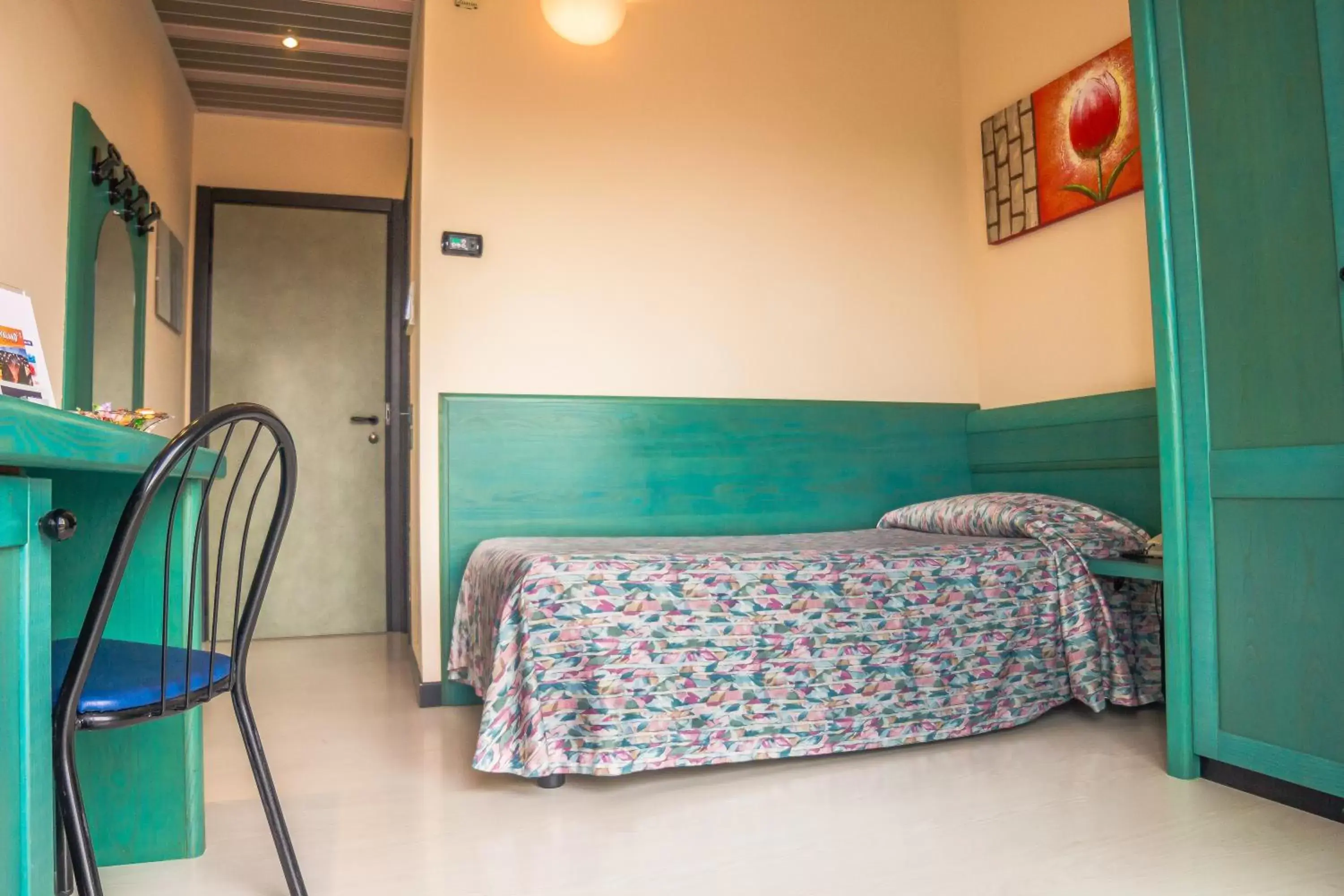 Single Room with Balcony in Hotel Eden Single Room with Balcony in Hotel Eden