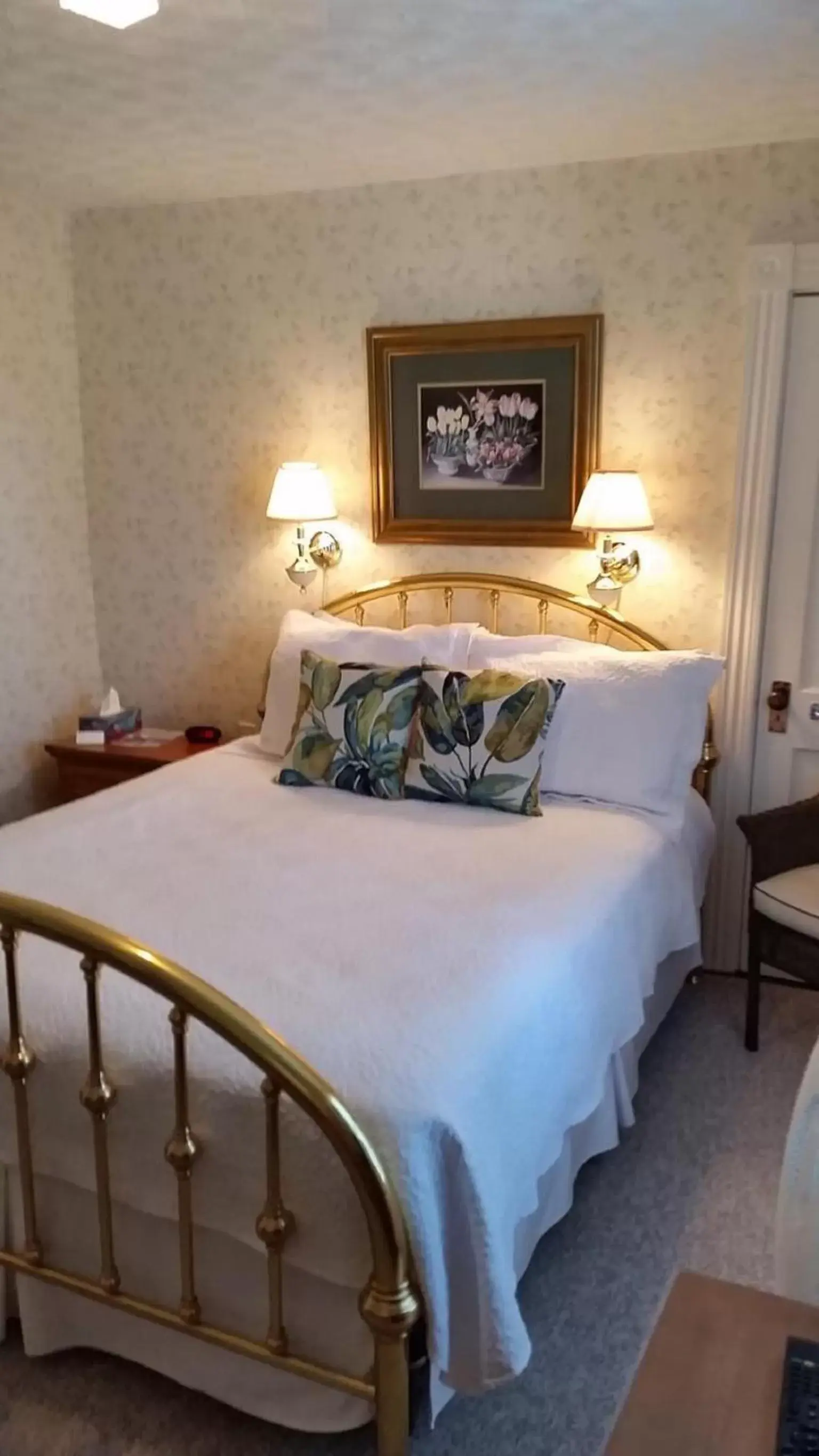 Queen Room with Private External Bathroom (#7) in Bayside Inn Queen Room with Private External Bathroom (#7) in Bayside Inn