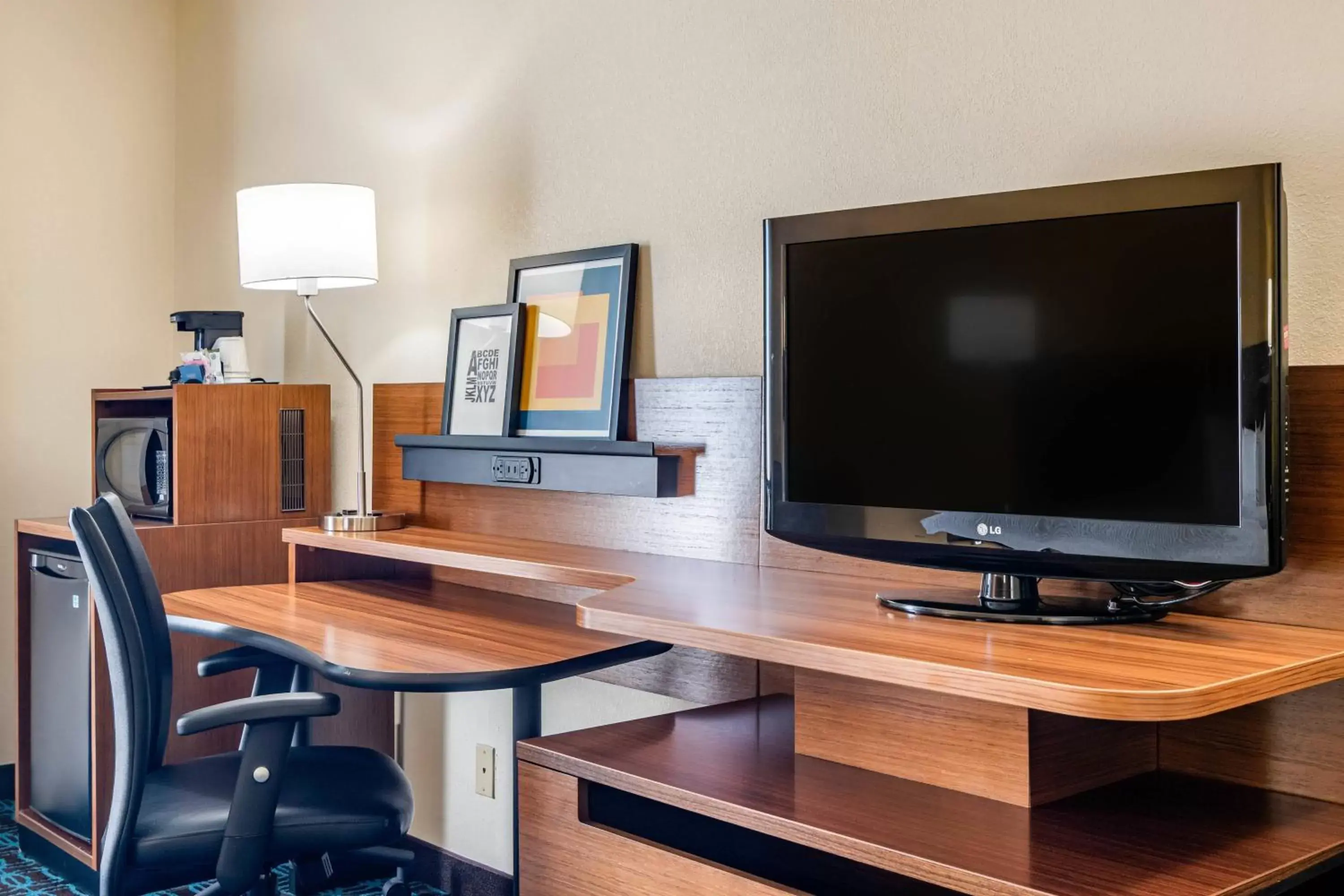 Queen Room with Adapted Tub - Mobility and Hearing Accessible in Garner Hotel Macon West by IHG Queen Room with Adapted Tub - Mobility and Hearing Accessible in Garner Hotel Macon West by IHG