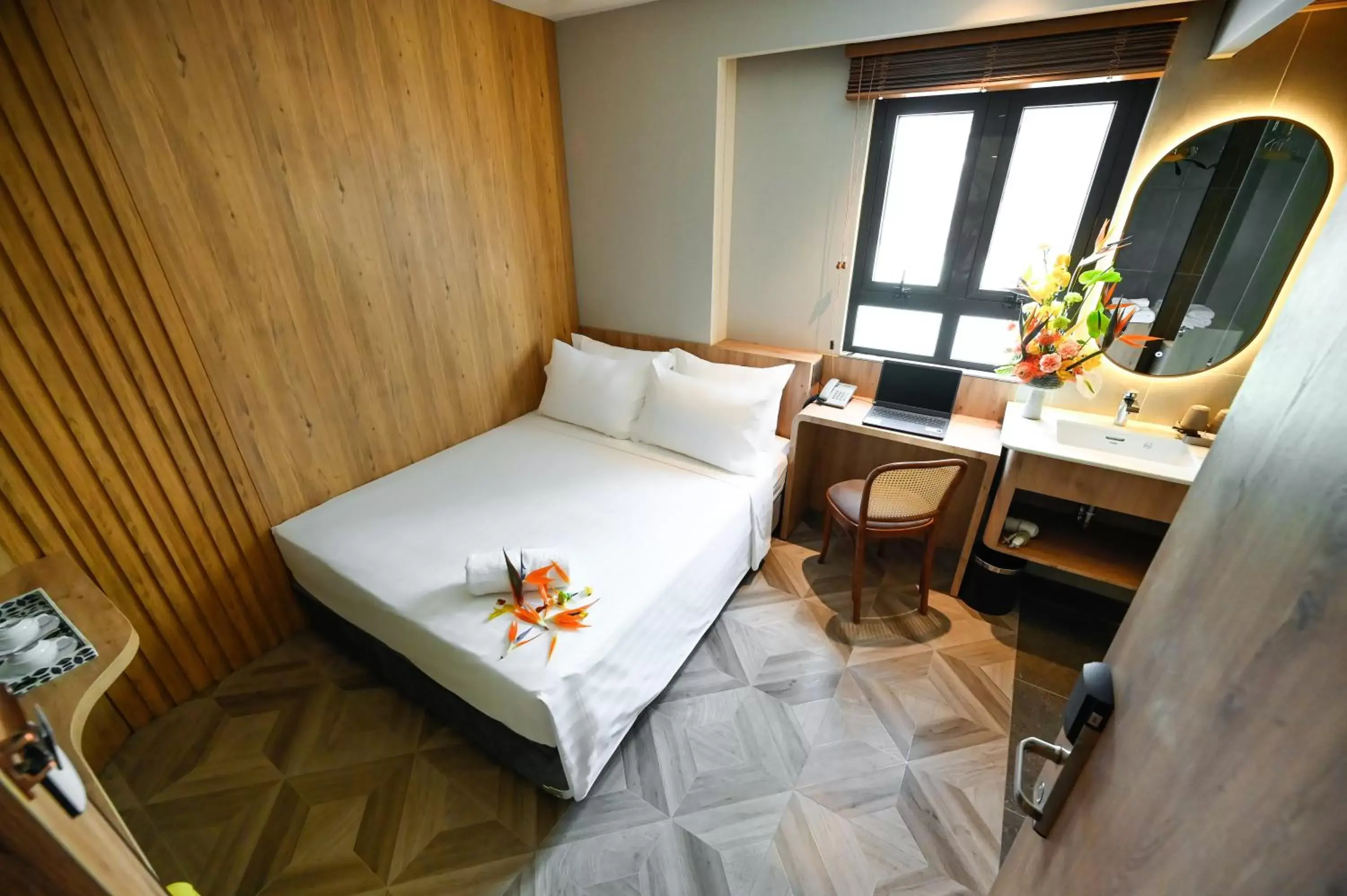 Standard Double Room in La Opera Saigon Hotel Standard Double Room in La Opera Saigon Hotel