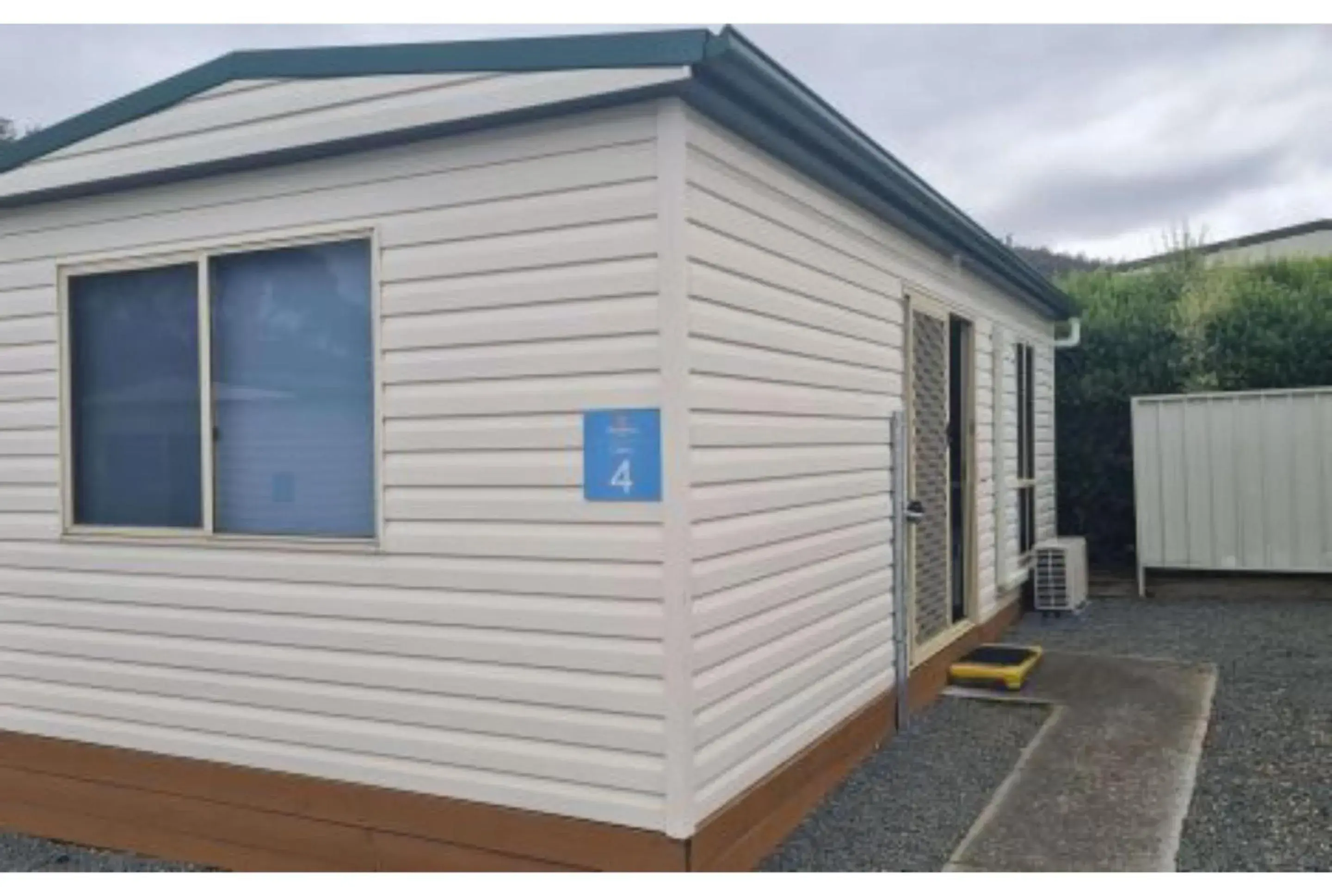 Economy Studio Cabin - Sleeps 6 in Discovery Parks - Mornington Hobart Economy Studio Cabin - Sleeps 6 in Discovery Parks - Mornington Hobart