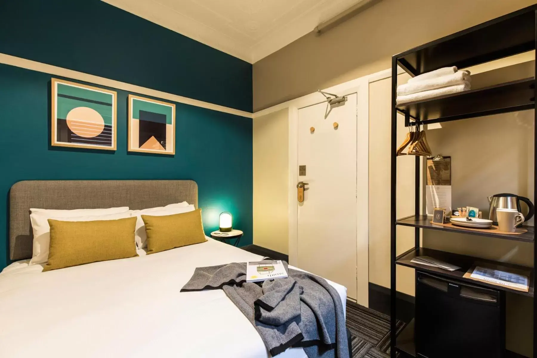 Double Room with Shared Bathroom in The Jensen Potts Point Double Room with Shared Bathroom in The Jensen Potts Point