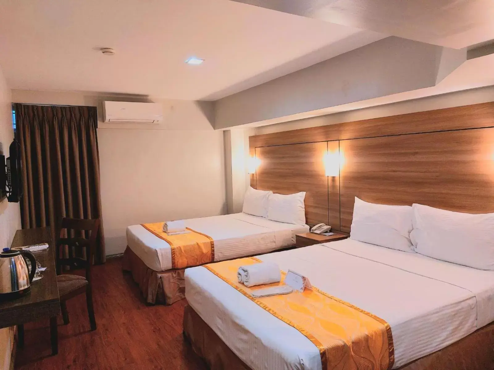 Deluxe Room No Window in Tagaytay Hotel SixB Deluxe Room No Window in Tagaytay Hotel SixB