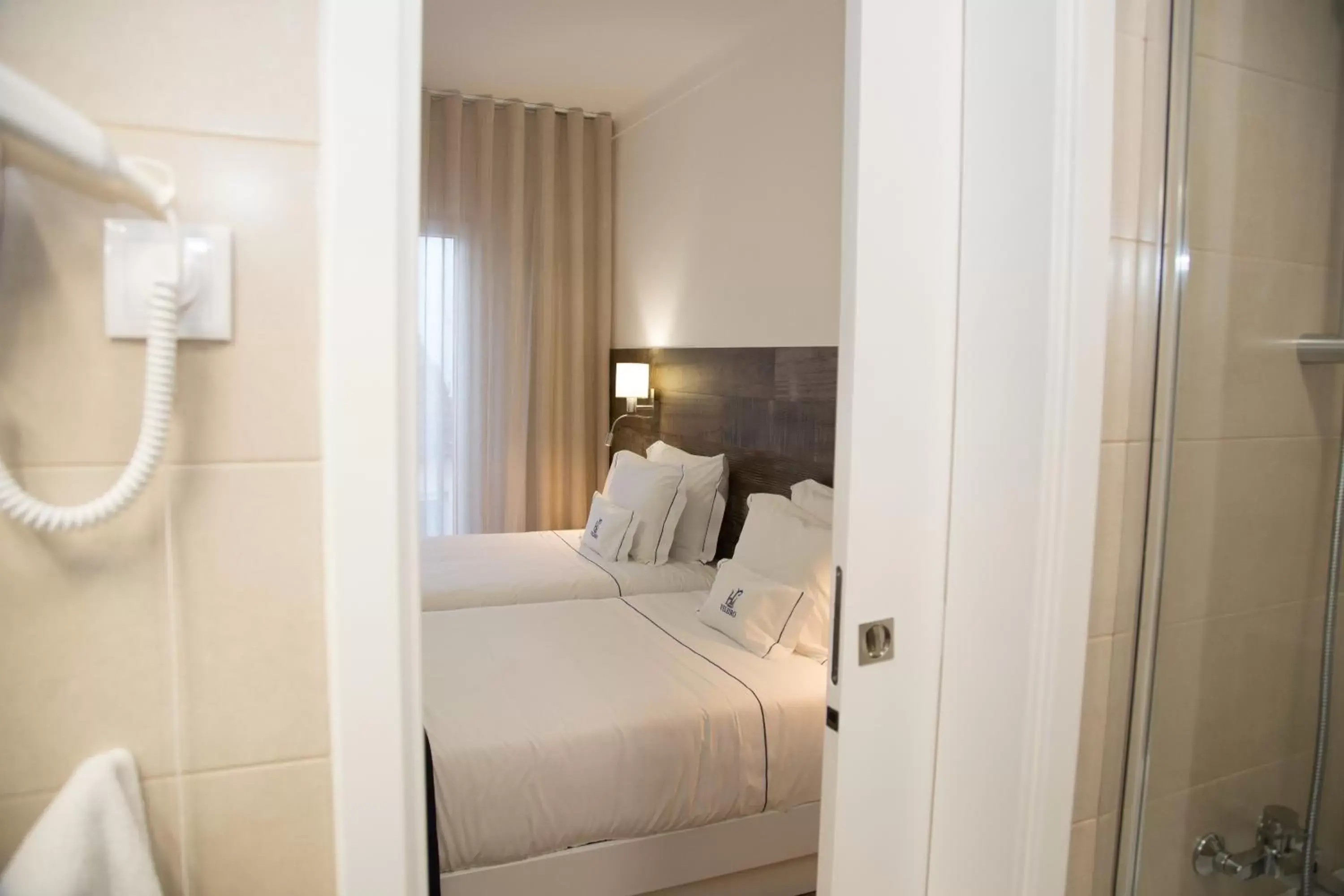 Twin Room with City View in Hotel Veleiro Twin Room with City View in Hotel Veleiro