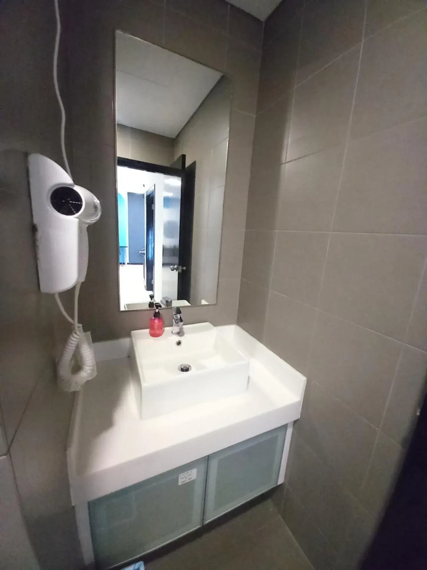 One-Bedroom Suite in Mercu Summer Suite KLCC @ Penguin Homes One-Bedroom Suite in Mercu Summer Suite KLCC @ Penguin Homes