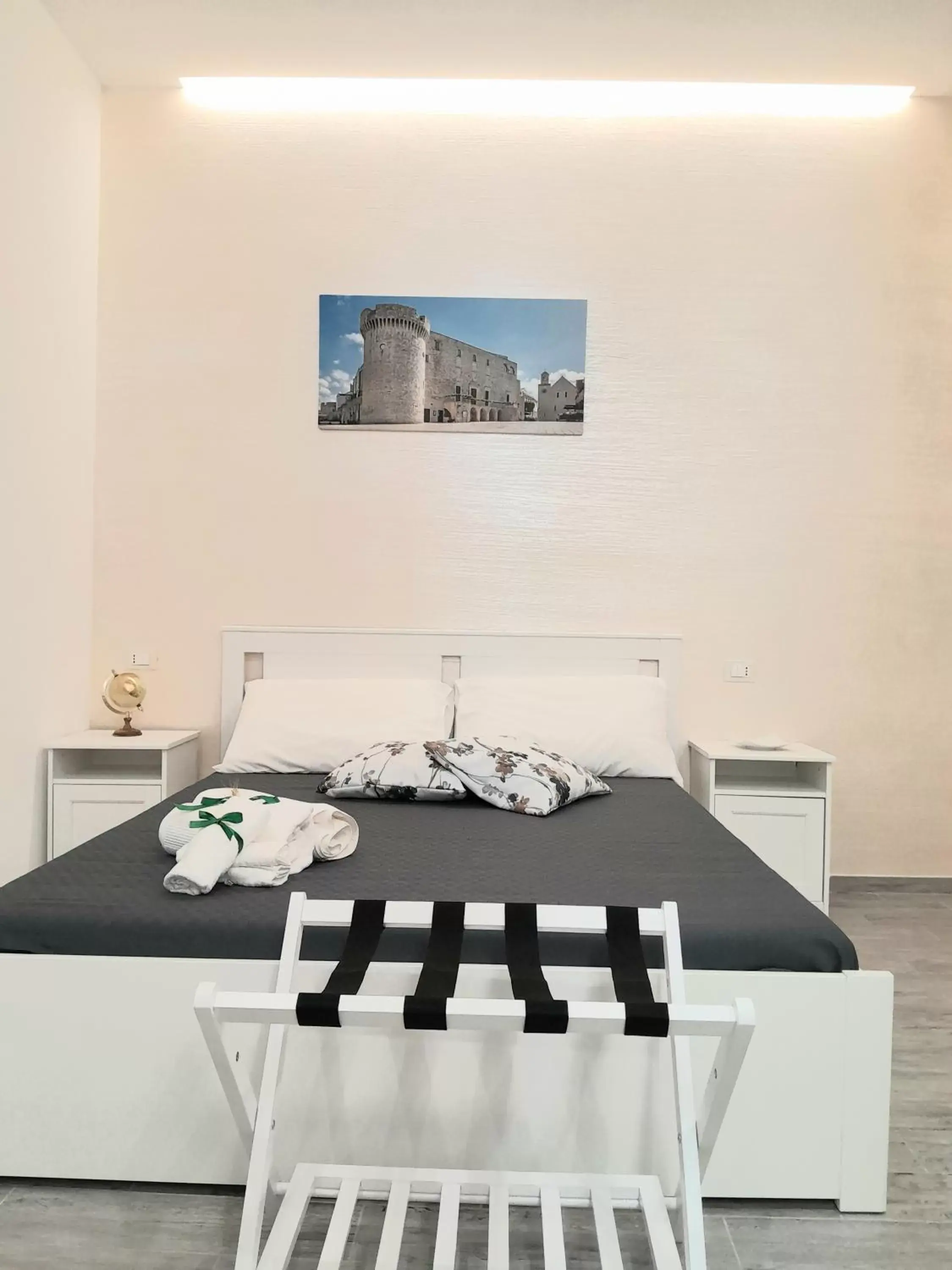 Deluxe Double Room with Extra Bed in Dimora Pié del Castello Deluxe Double Room with Extra Bed in Dimora Pié del Castello