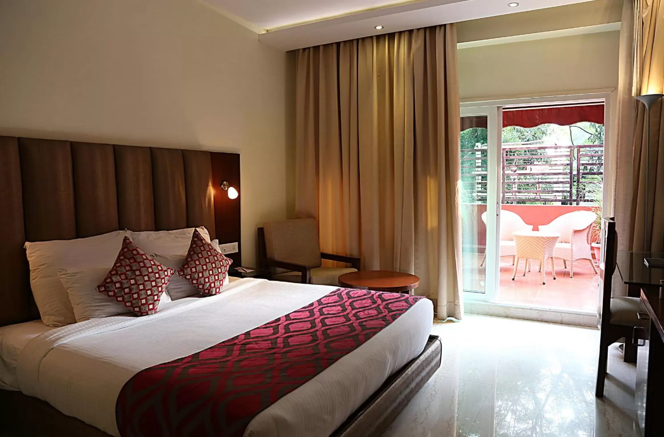 Deluxe Double Room with Balcony in Hotel Cama Deluxe Double Room with Balcony in Hotel Cama