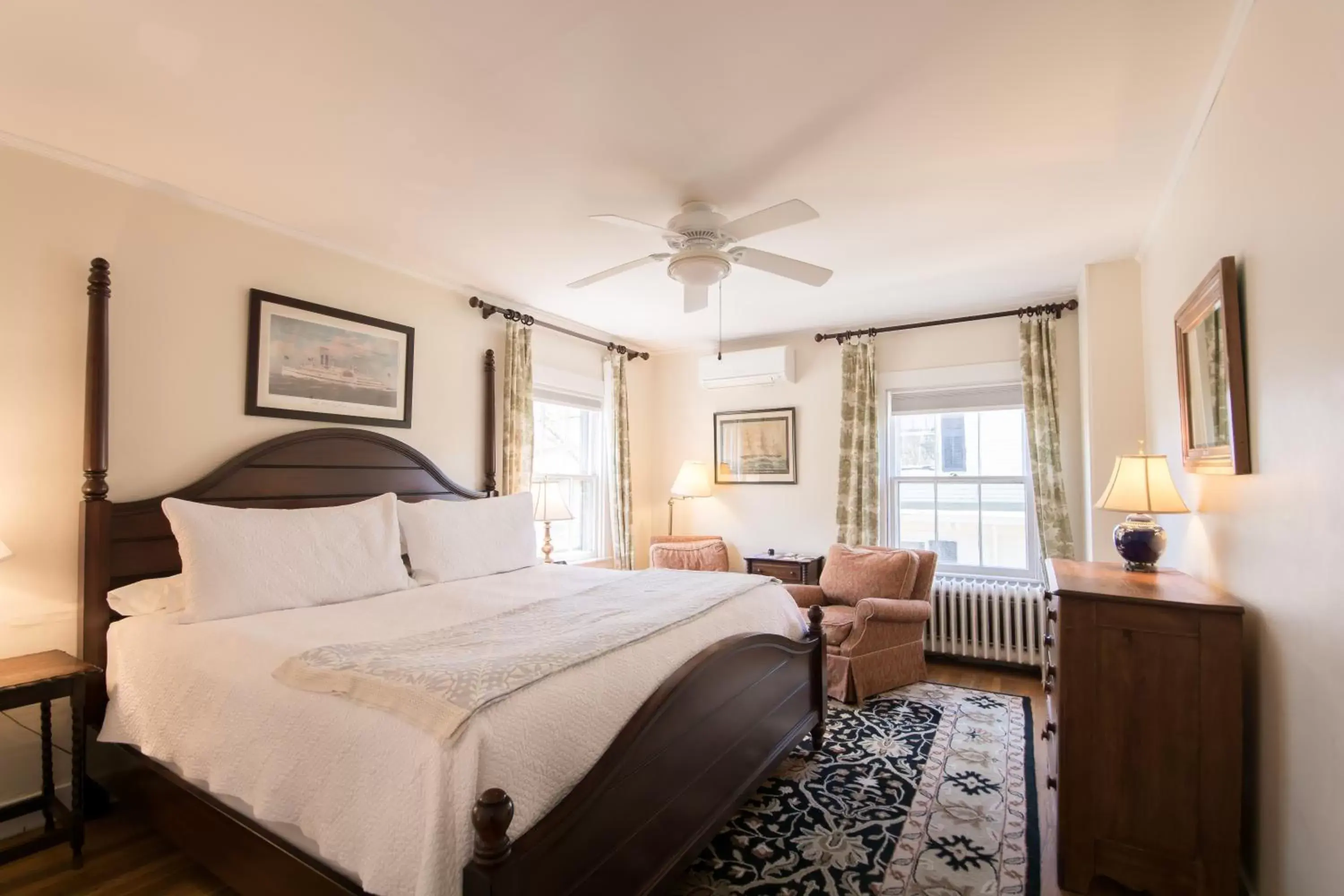 Deluxe King Room in Marshall Slocum Inn Deluxe King Room in Marshall Slocum Inn