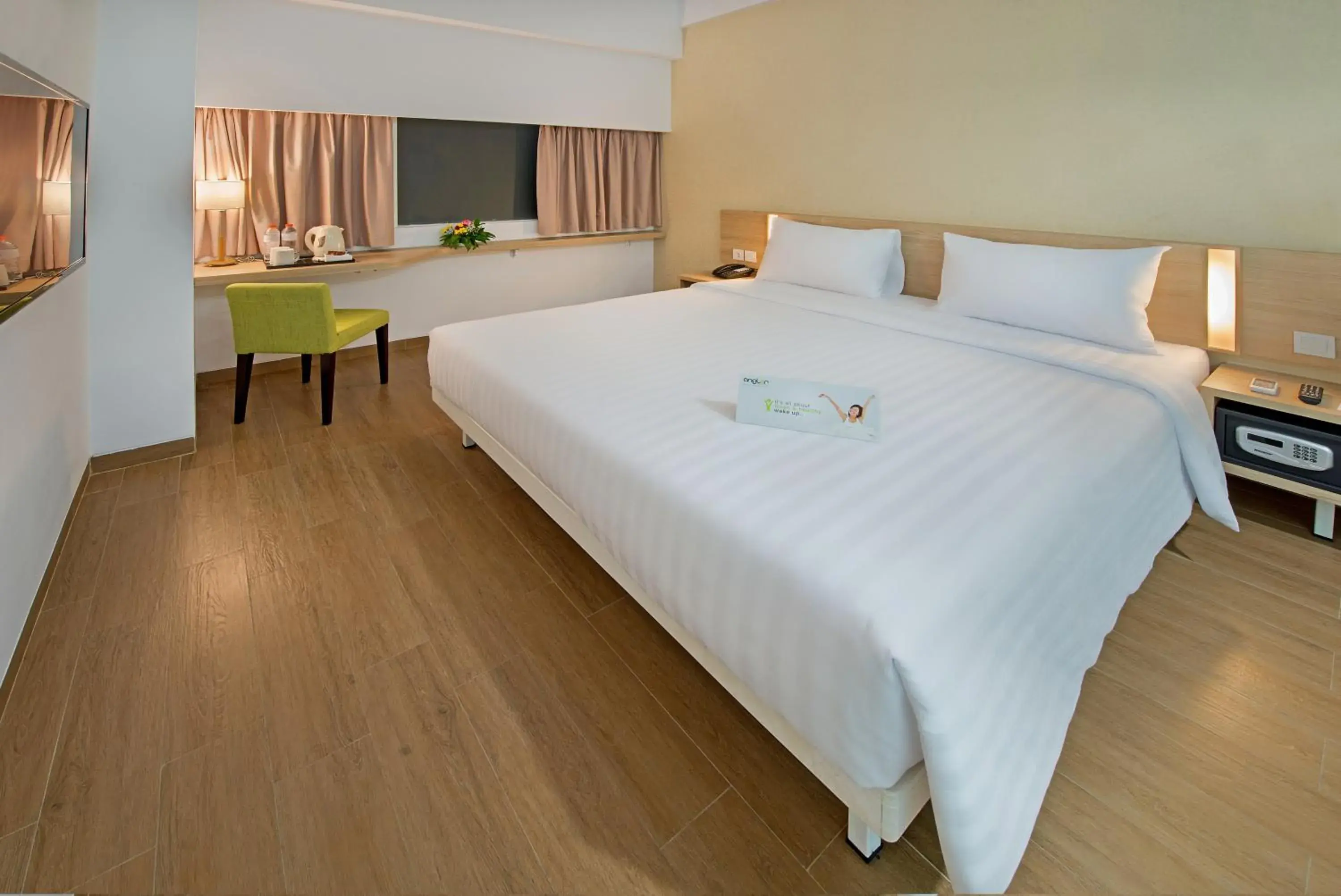 Standard Double Room in Whiz Prime Hotel Pajajaran Bogor Standard Double Room in Whiz Prime Hotel Pajajaran Bogor