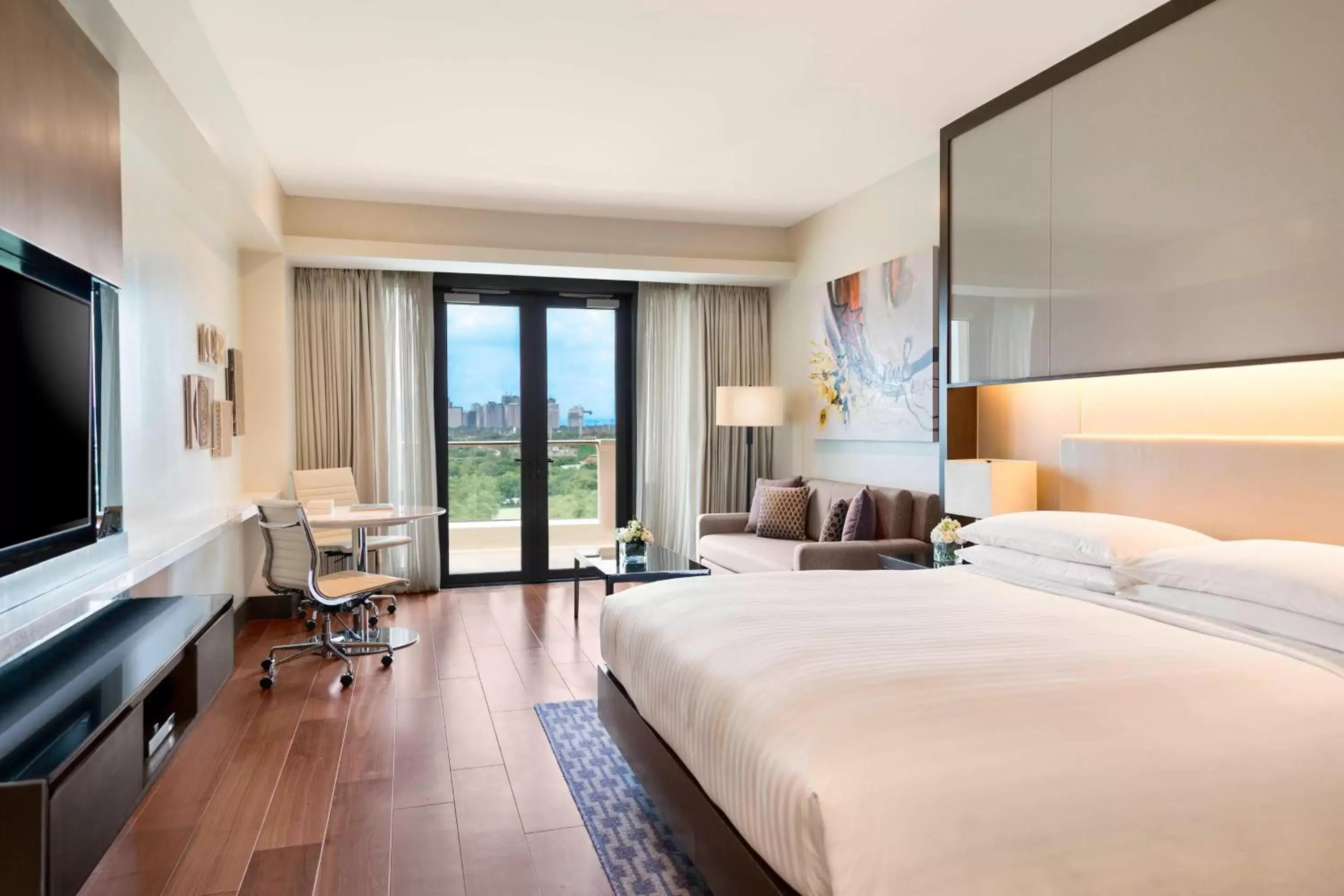 Premium guest room with balcony and lounge access in Manila Marriott Hotel at Newport World Resorts Premium guest room with balcony and lounge access in Manila Marriott Hotel at Newport World Resorts