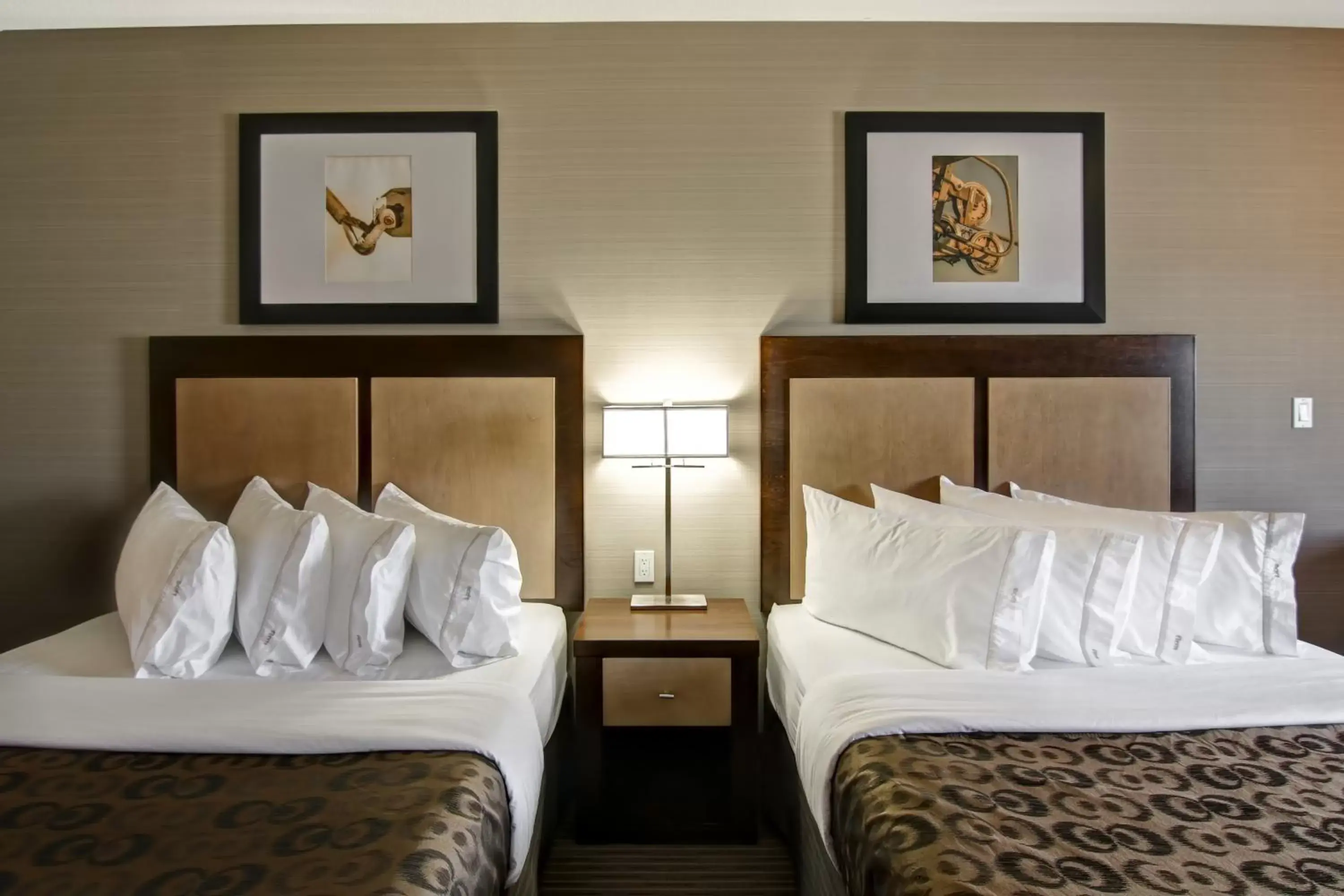 Queen Room with Two Queen Beds in Canalta Lac La Biche Queen Room with Two Queen Beds in Canalta Lac La Biche