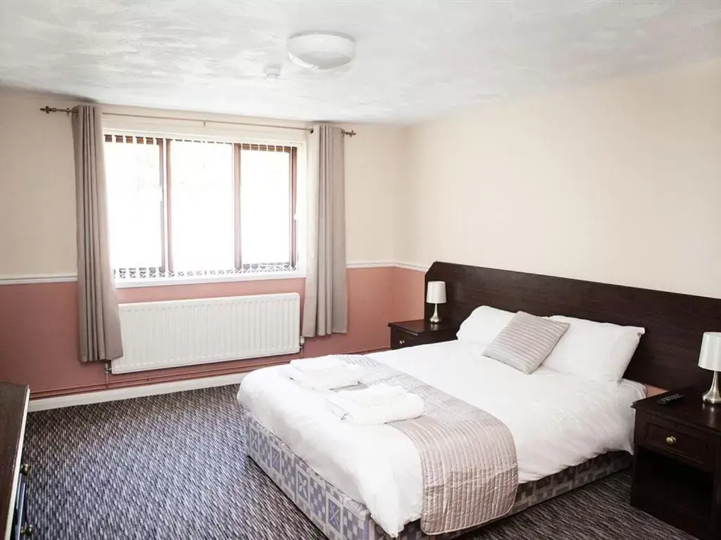 Twin Room with Private Bathroom - single occupancy in The Crewe Arms Hotel Twin Room with Private Bathroom - single occupancy in The Crewe Arms Hotel