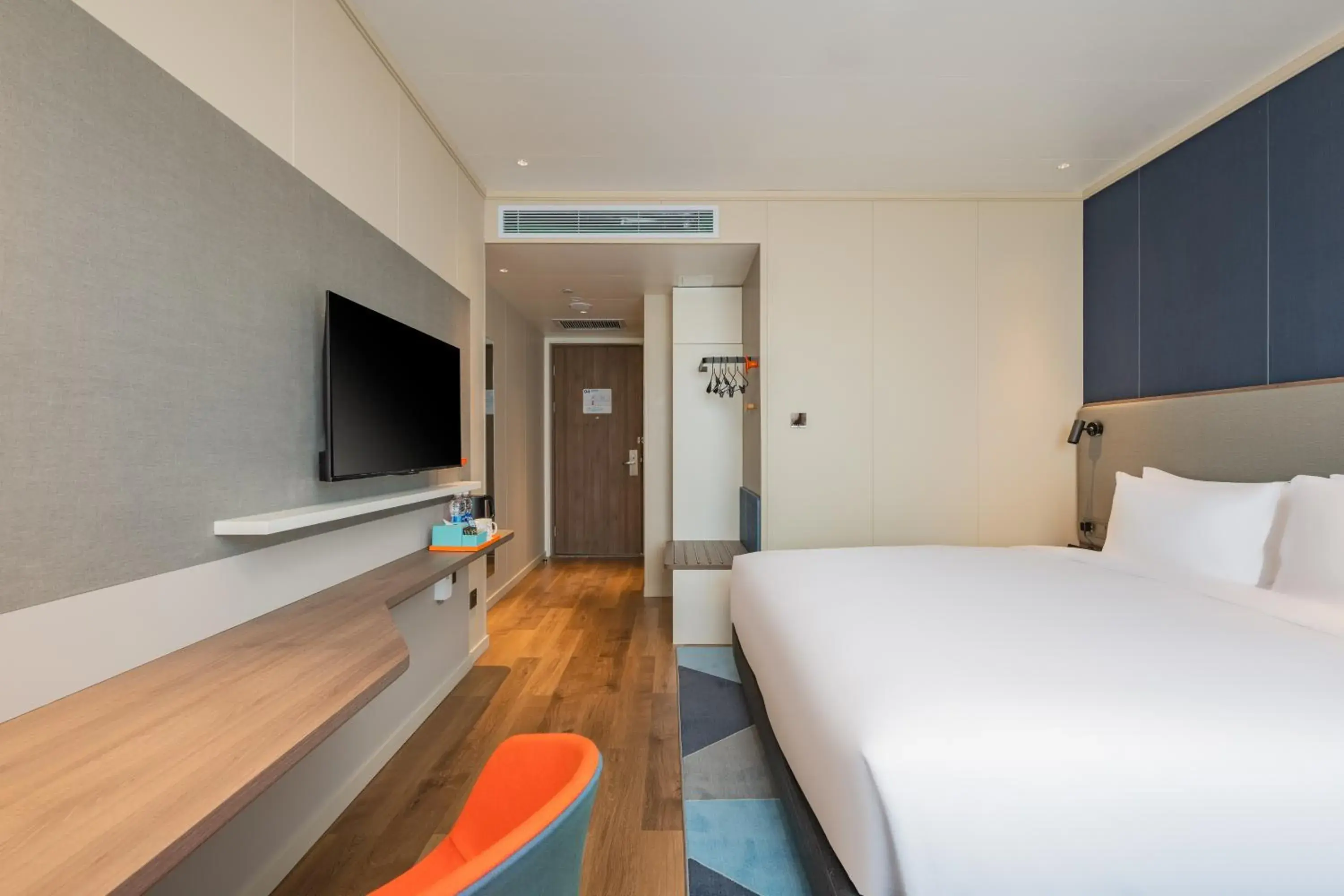 Deluxe King Room - Non-Smoking in Holiday Inn Express Taiyuan High Tech Zone by IHG Deluxe King Room - Non-Smoking in Holiday Inn Express Taiyuan High Tech Zone by IHG