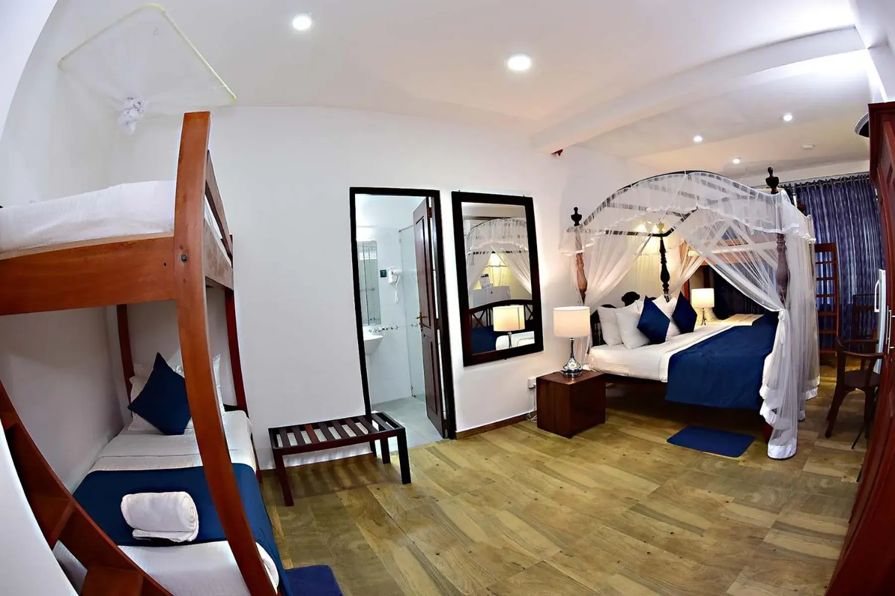 Superior Room with Direct Pool Access in Colombo Villa Superior Room with Direct Pool Access in Colombo Villa