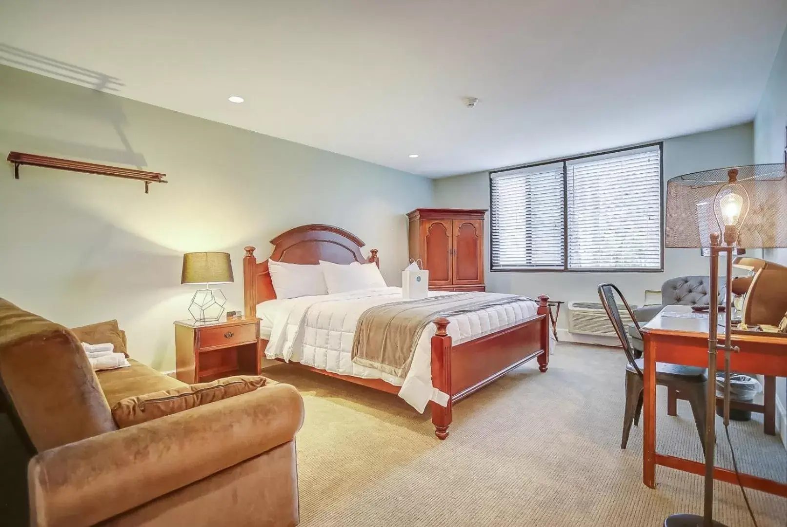 King Room - Disability Access in Allenberry Resort King Room - Disability Access in Allenberry Resort