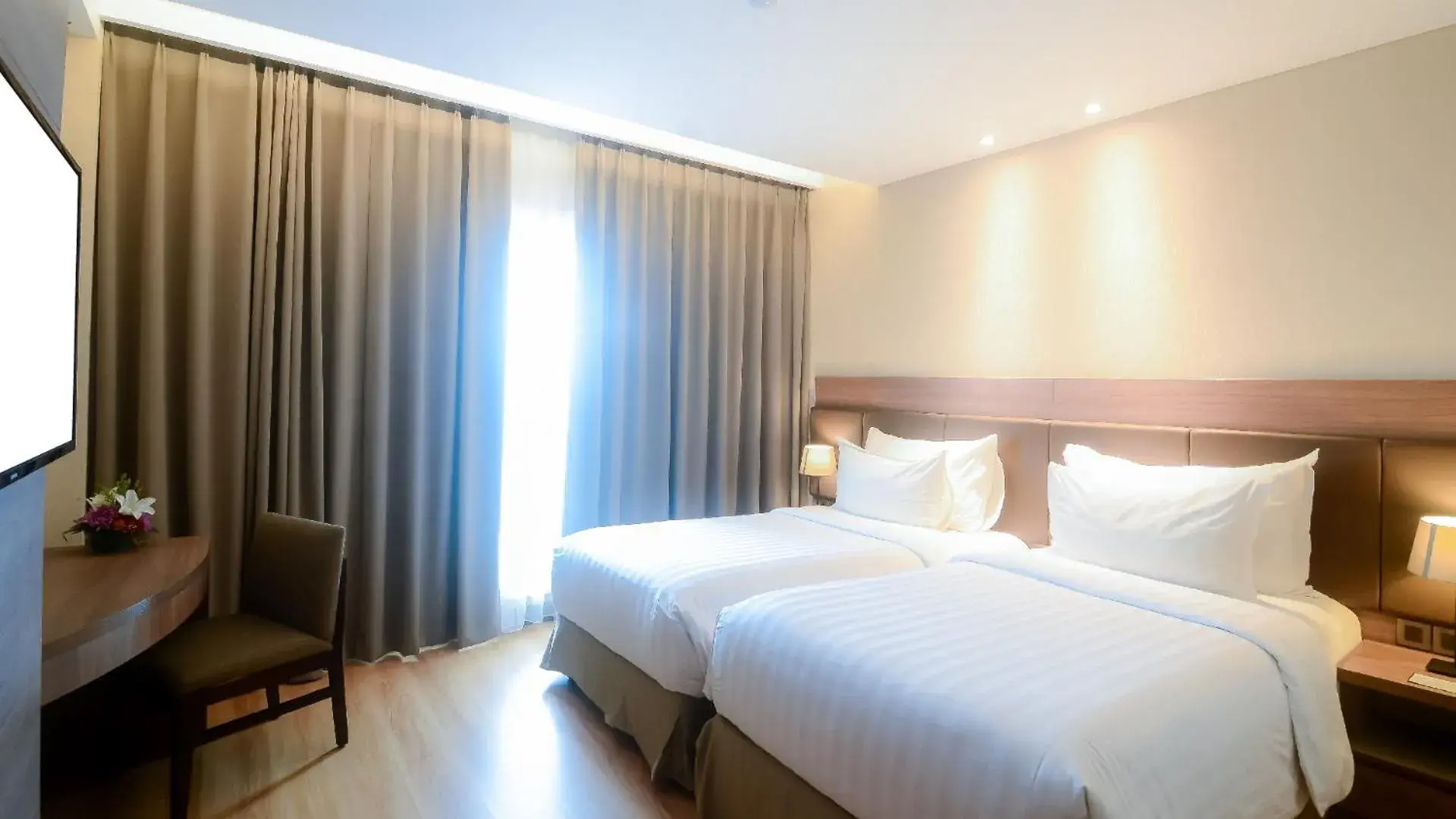 Deluxe Twin Room in The Excelton Hotel Deluxe Twin Room in The Excelton Hotel