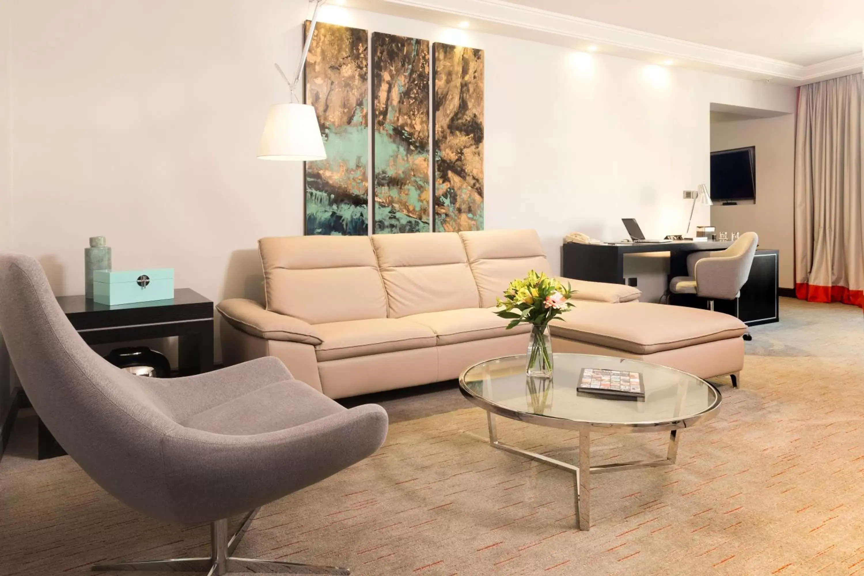 One-Bedroom Suite in InterContinental Santiago by IHG One-Bedroom Suite in InterContinental Santiago by IHG