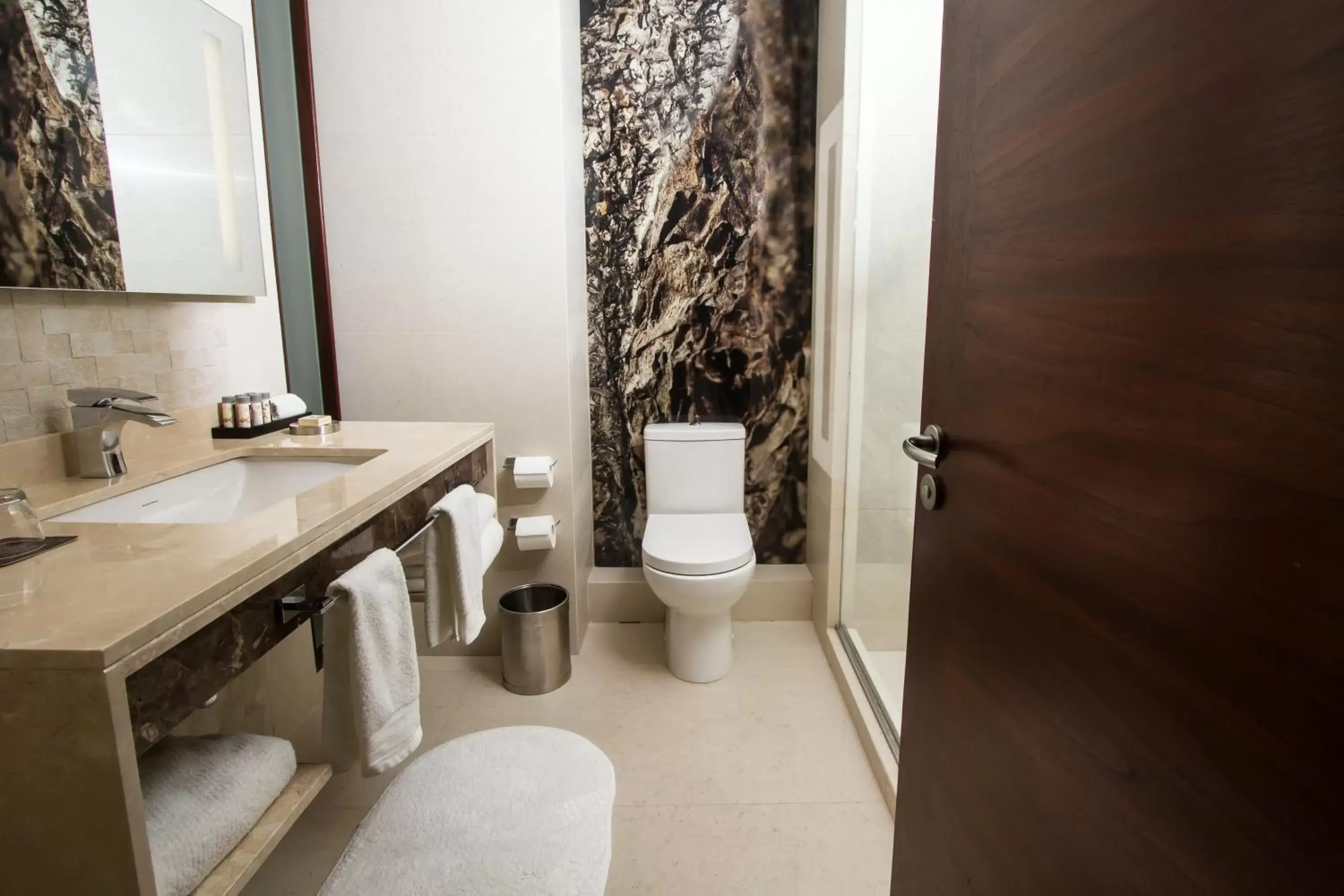 Guest room, 2 Twin/Single Bed(s) in Renaissance Santiago by Marriott Guest room, 2 Twin/Single Bed(s) in Renaissance Santiago by Marriott